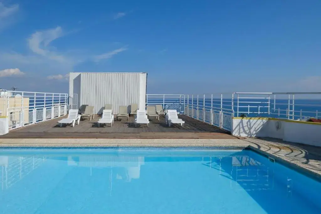 Swimming Pool in Flamingo Beach Hotel