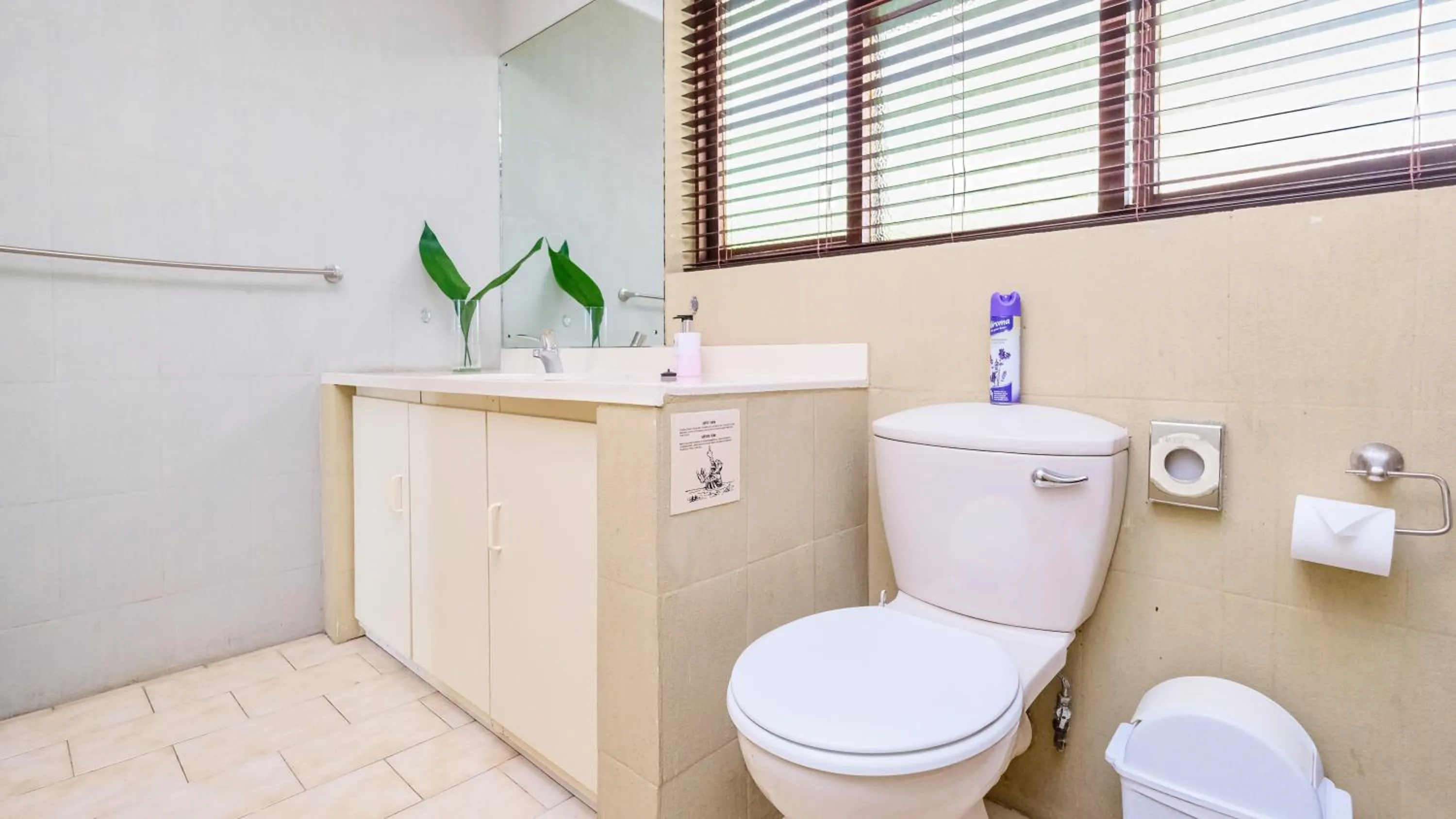 Shower in Hildesheim Guest Lodge