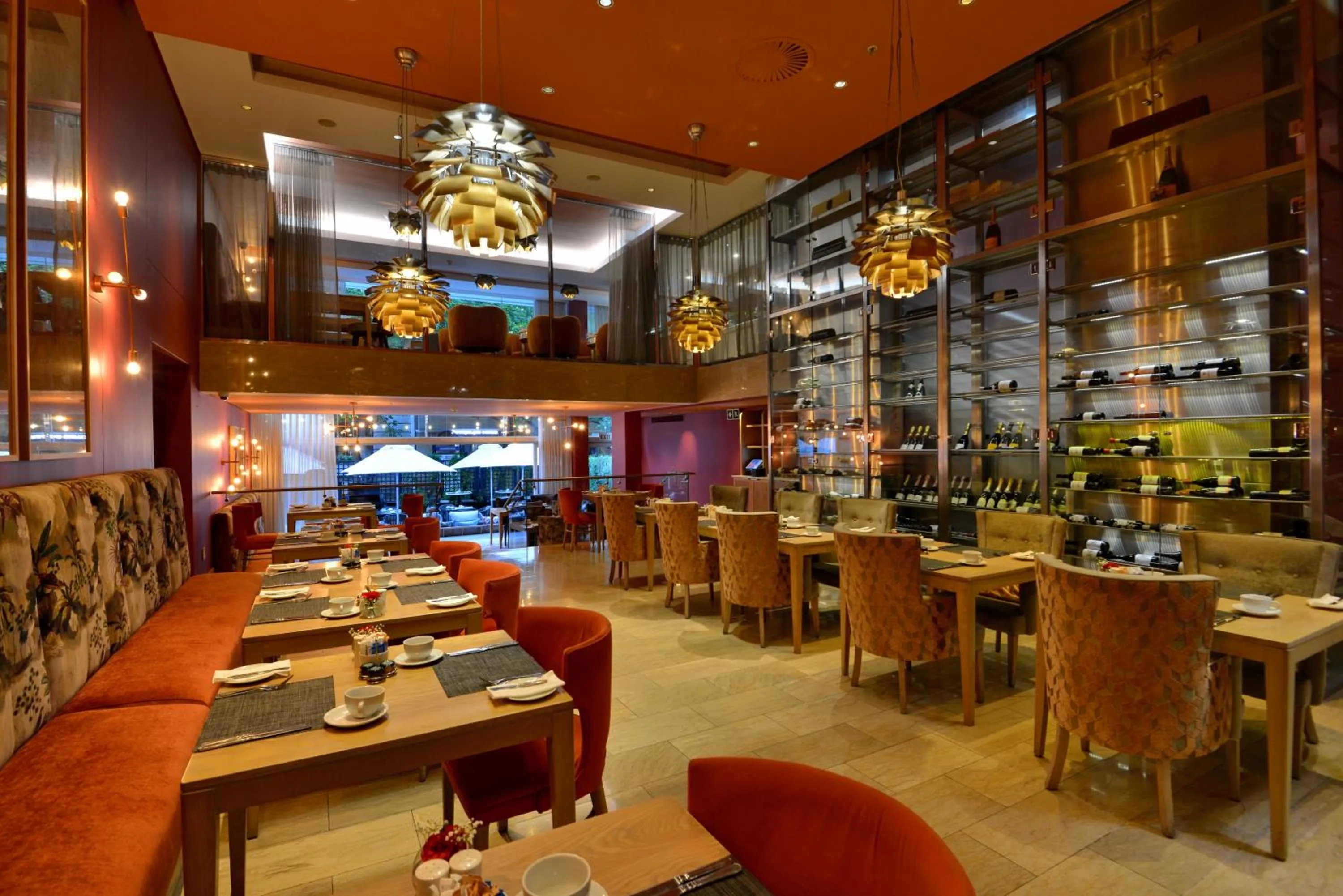 Restaurant/places to eat in Taj Cape Town