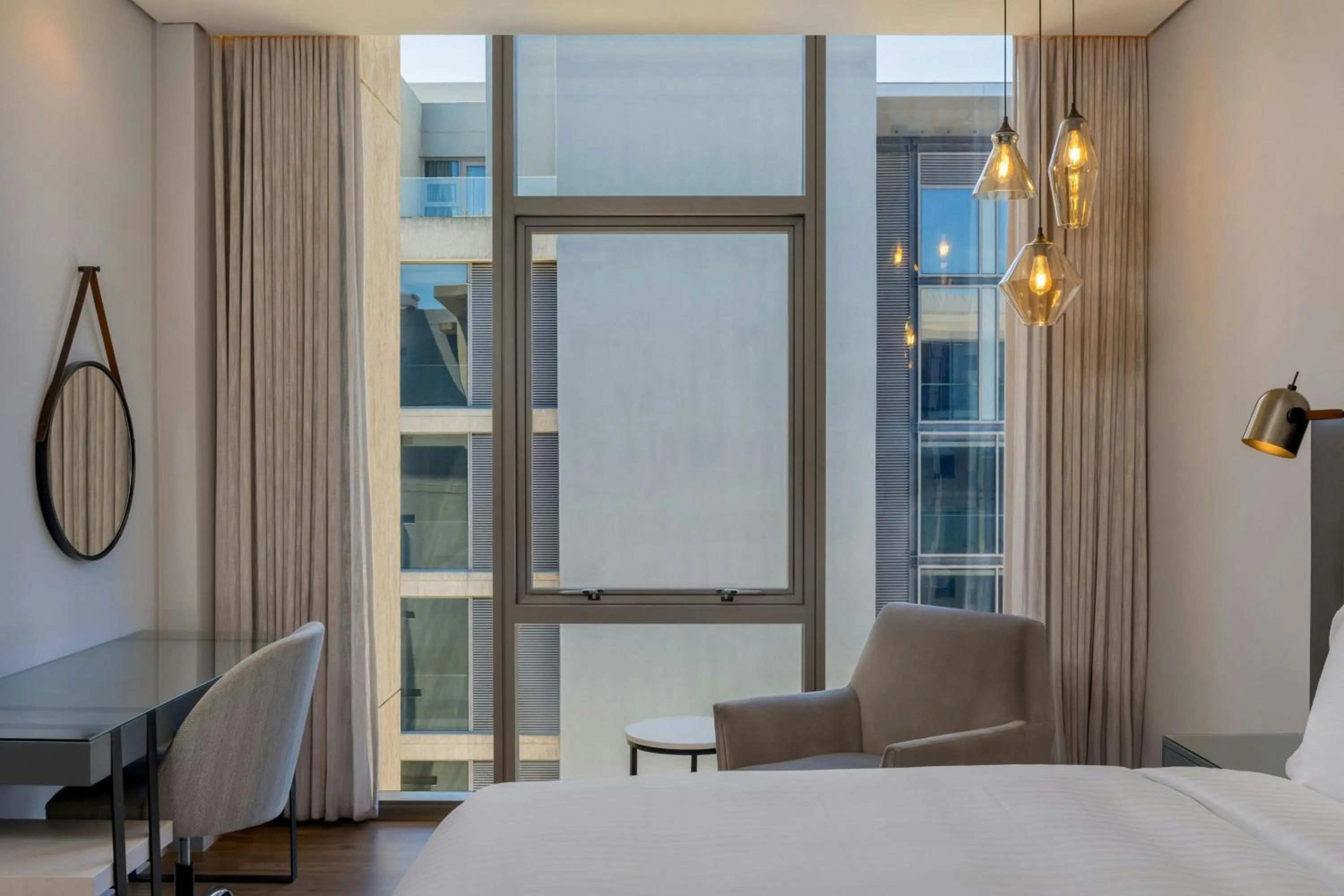 Photo of the whole room, Bed in Cape Town Marriott Hotel Crystal Towers