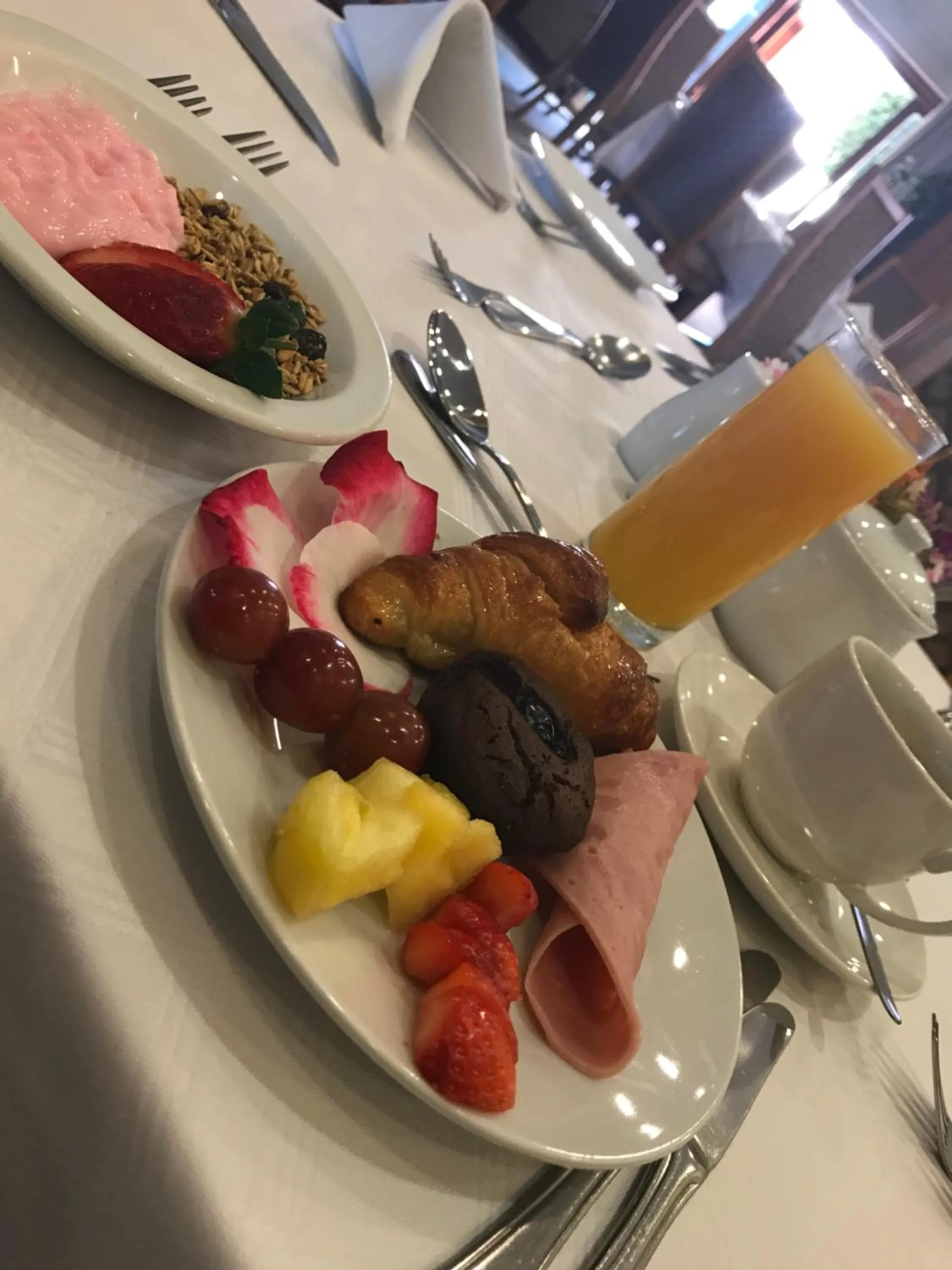 Restaurant/places to eat in The Elegant Lodge Menlo Park