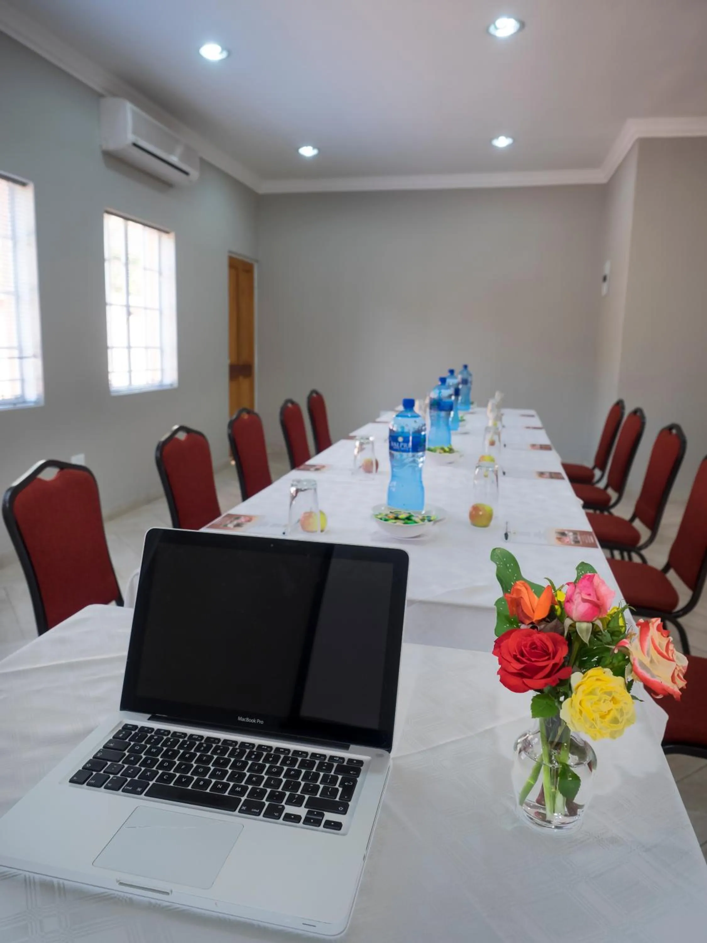 Meeting/conference room in The Elegant Lodge Menlo Park