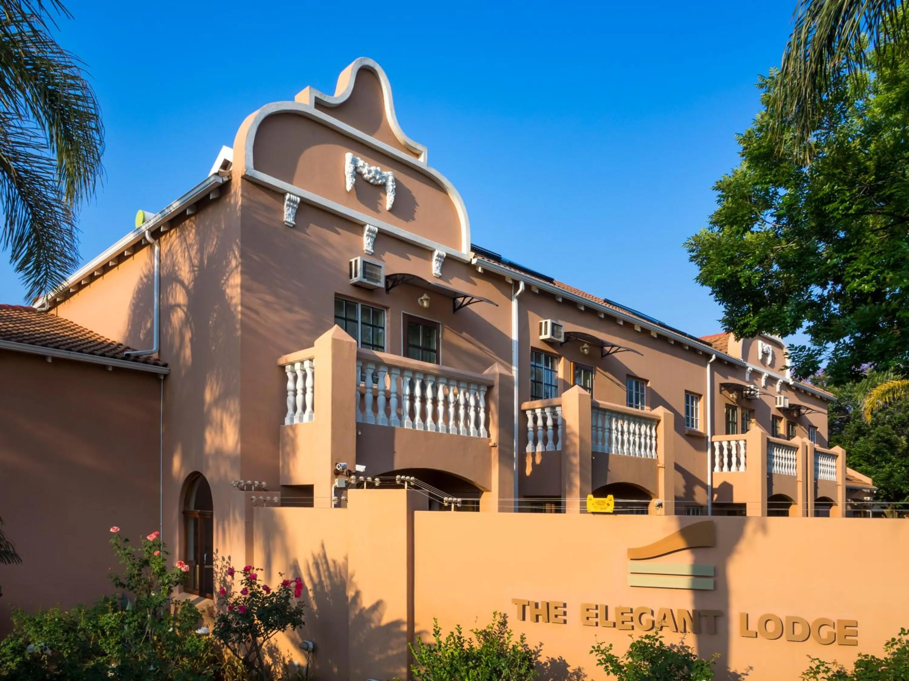 Balcony/Terrace in The Elegant Lodge Menlo Park