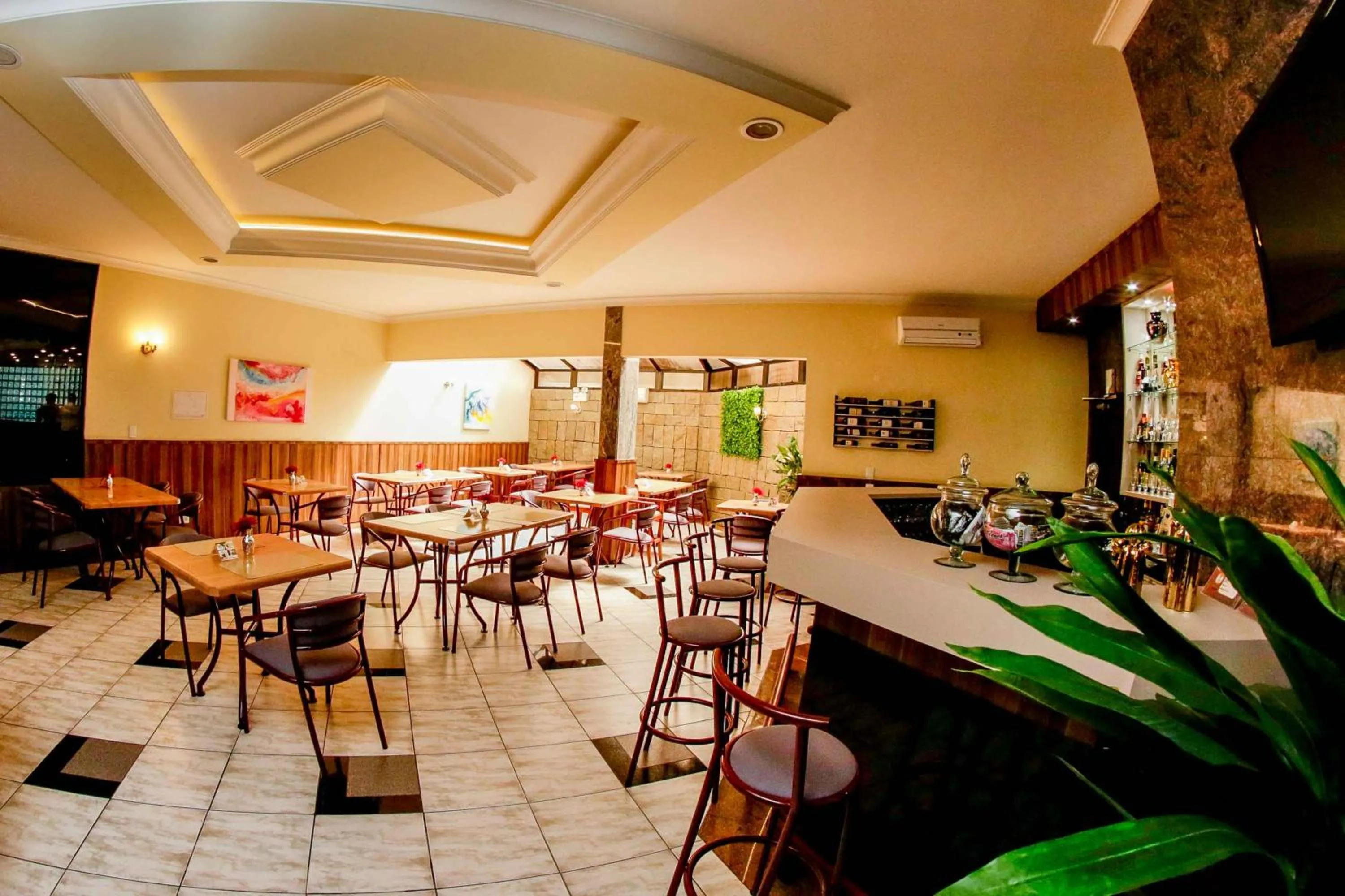 Restaurant/places to eat in Susin Hotel