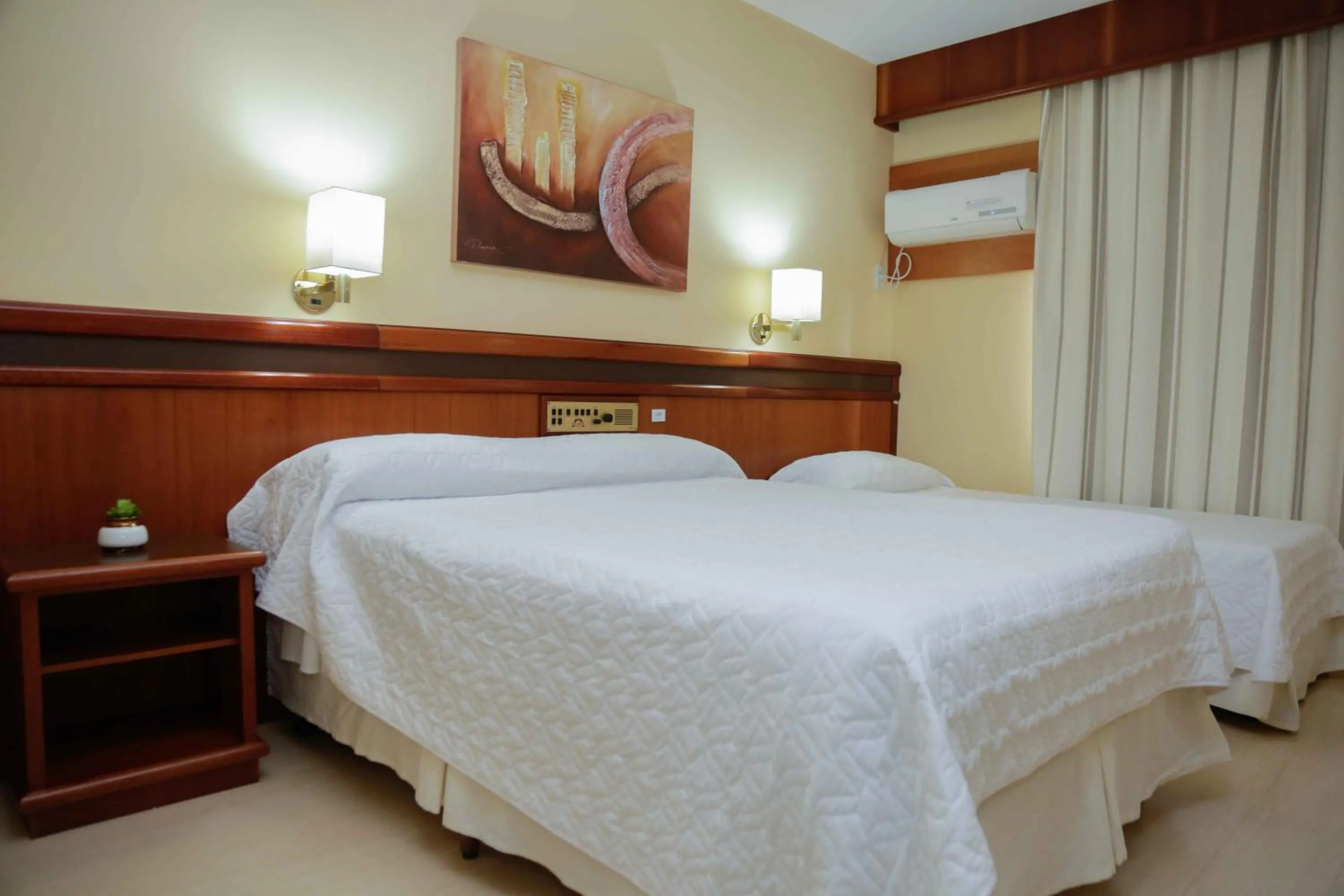 Bedroom, Bed in Susin Hotel