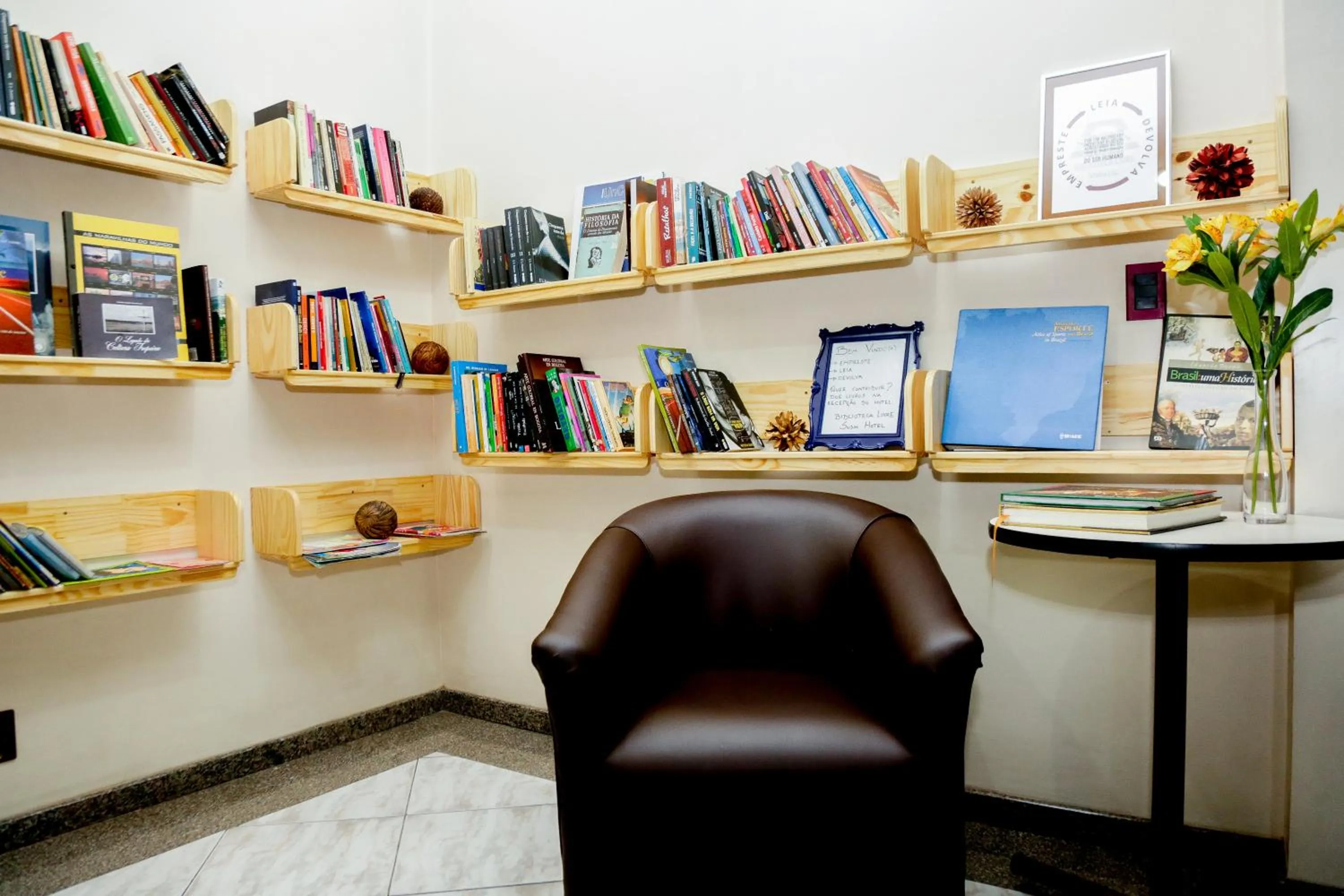 Library in Susin Hotel