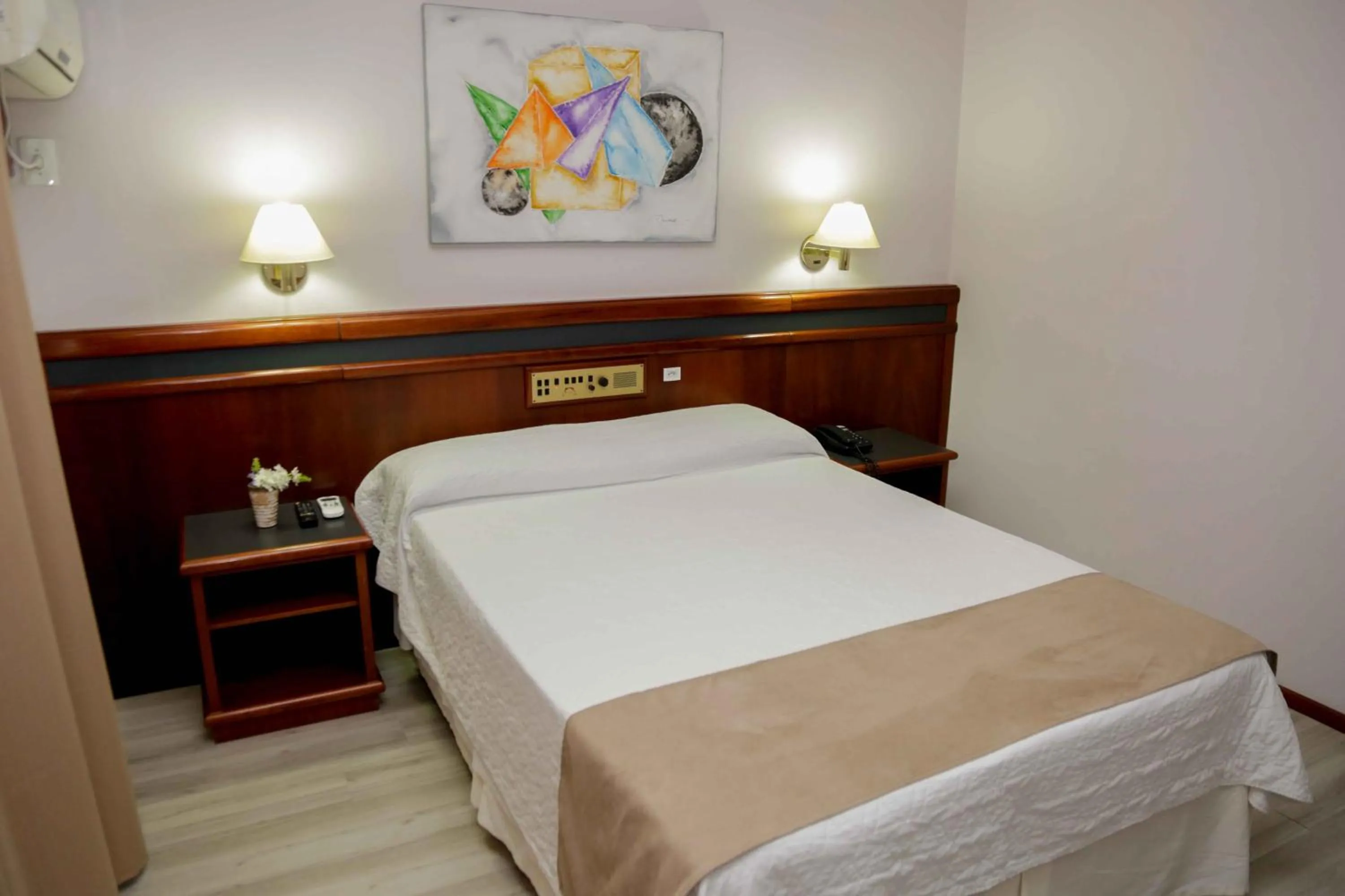 Bedroom, Bed in Susin Hotel