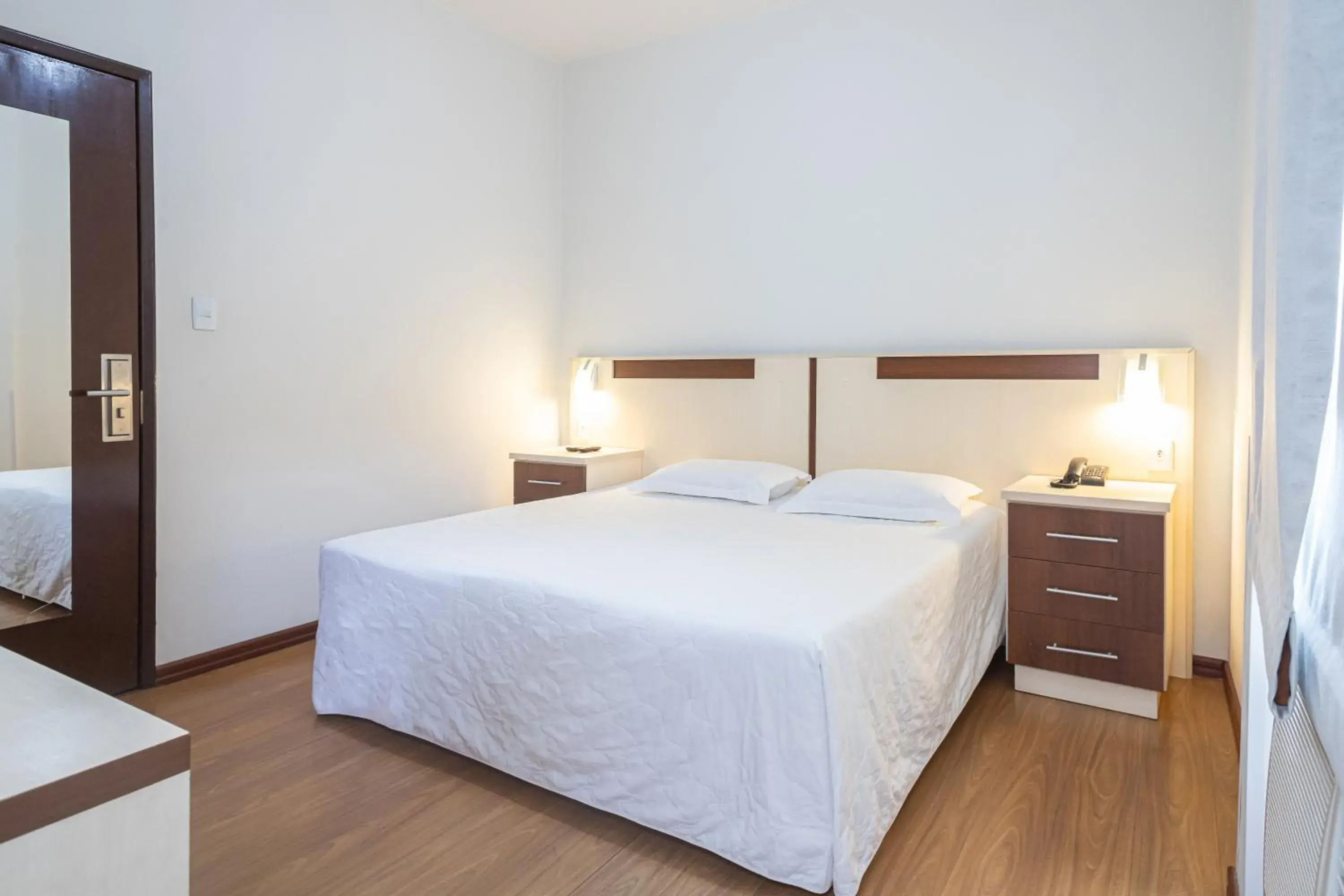 Large Double or Twin Room - single occupancy in Hotel Gracher Brusque Large Double or Twin Room - single occupancy in Hotel Gracher Brusque