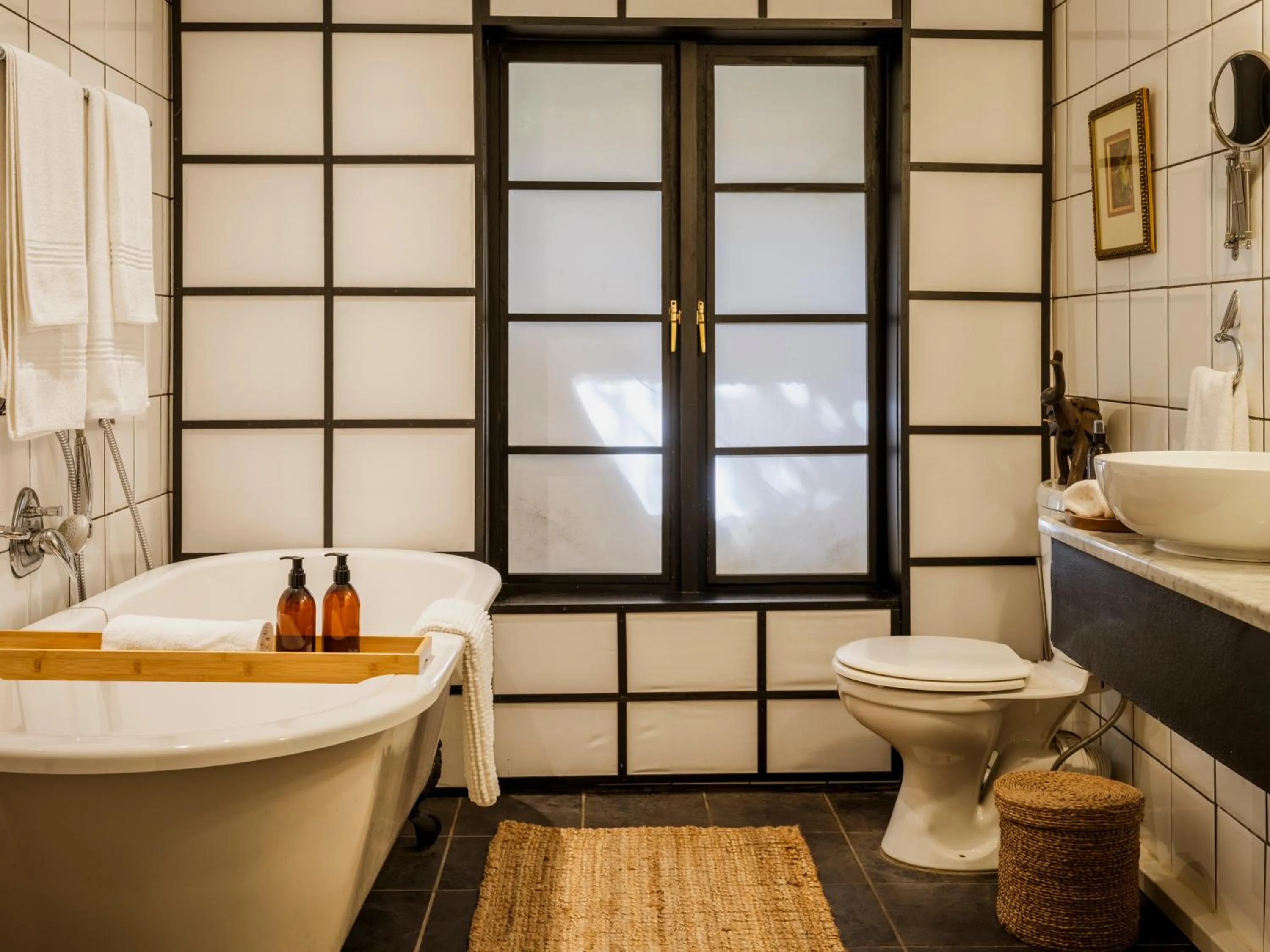 Toilet in Moontide Riverside Lodge