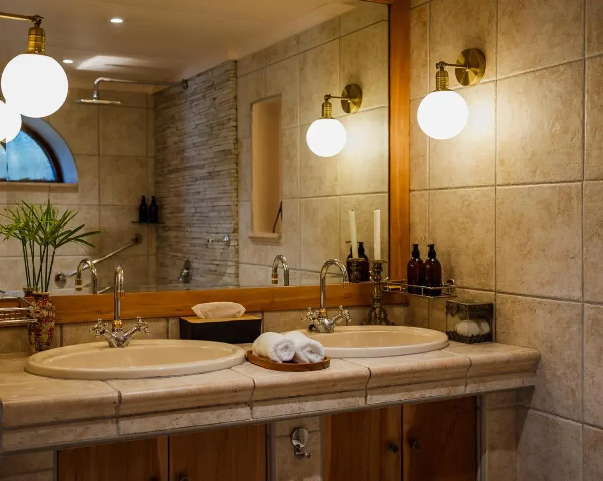 Double Room - single occupancy in Moontide Riverside Lodge Double Room - single occupancy in Moontide Riverside Lodge