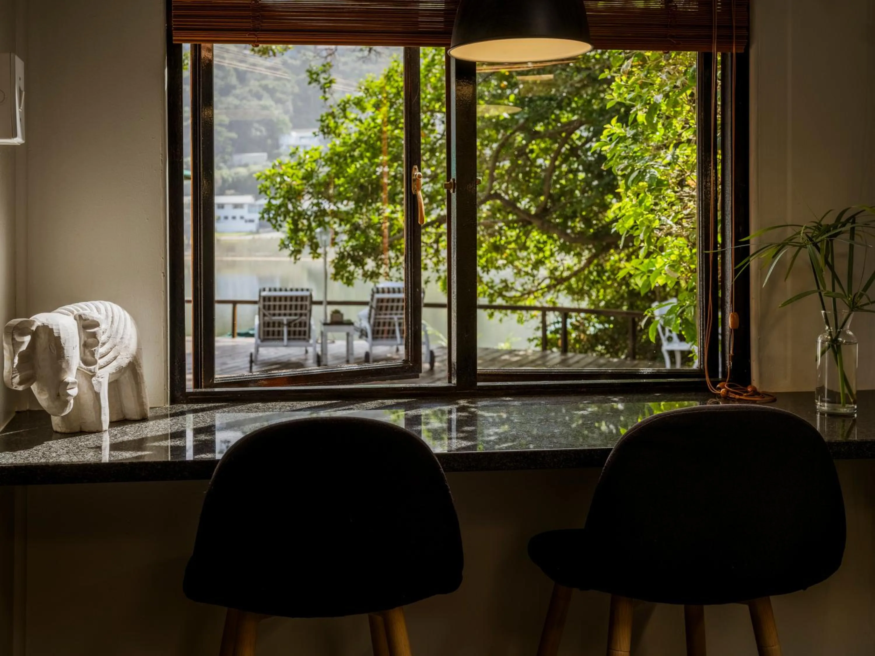 Natural landscape in Moontide Riverside Lodge