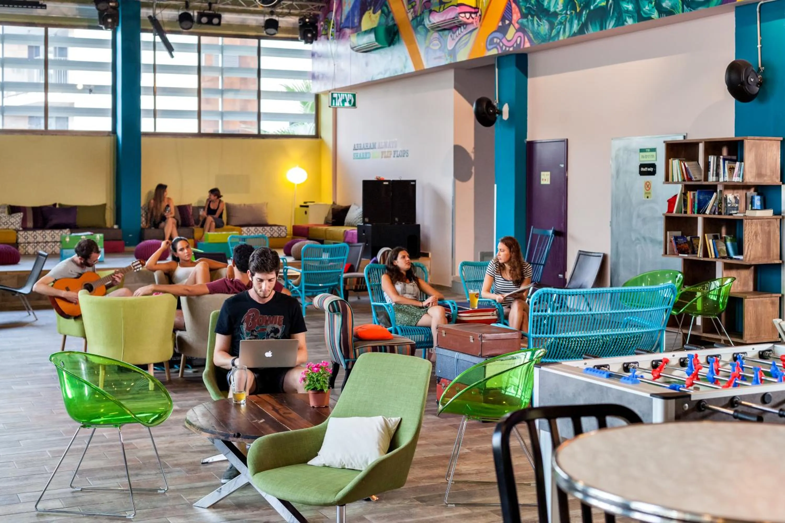 Communal lounge/ TV room in Abraham Tel Aviv
