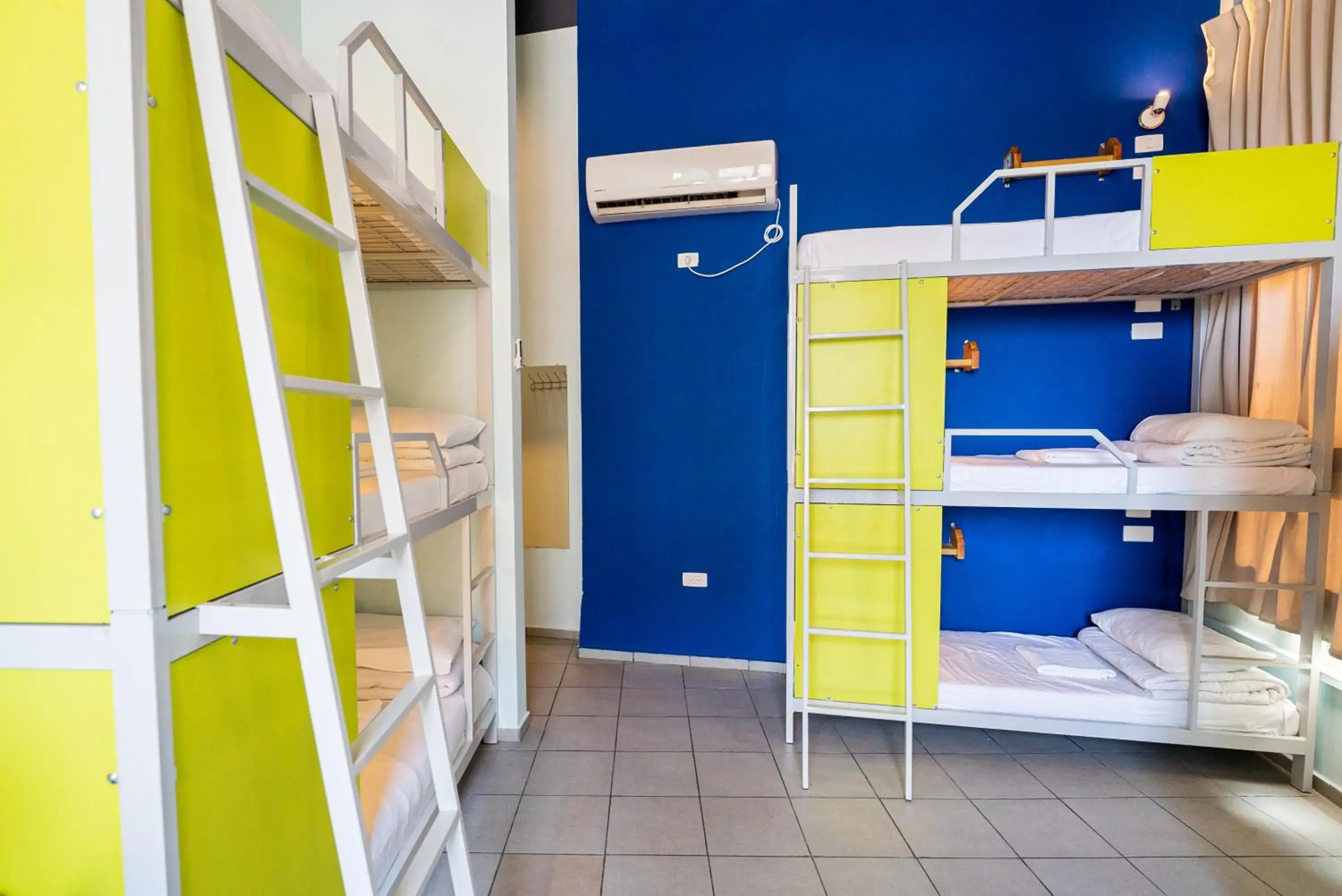 Bed in Abraham Tel Aviv Bed in Abraham Tel Aviv