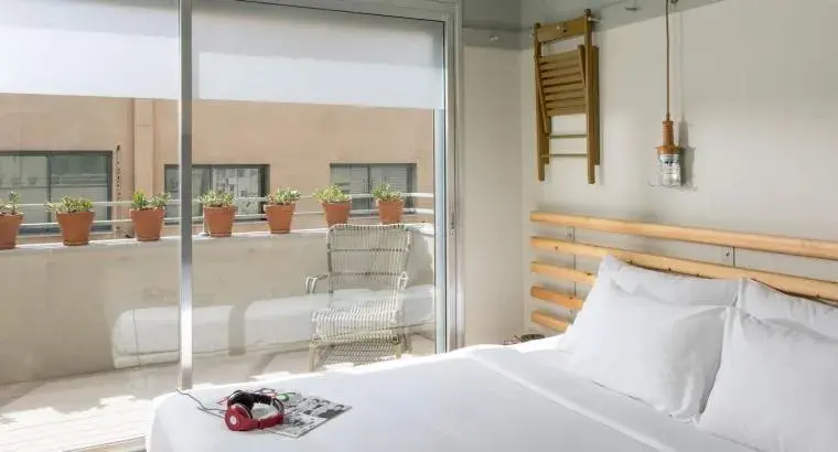 Bed in Florentin House - By HOMY Bed in Florentin House - By HOMY