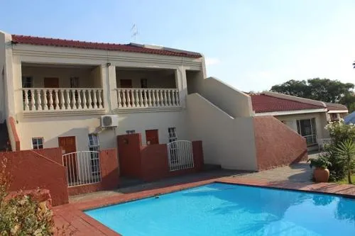 Flamboyant Guest Lodge
