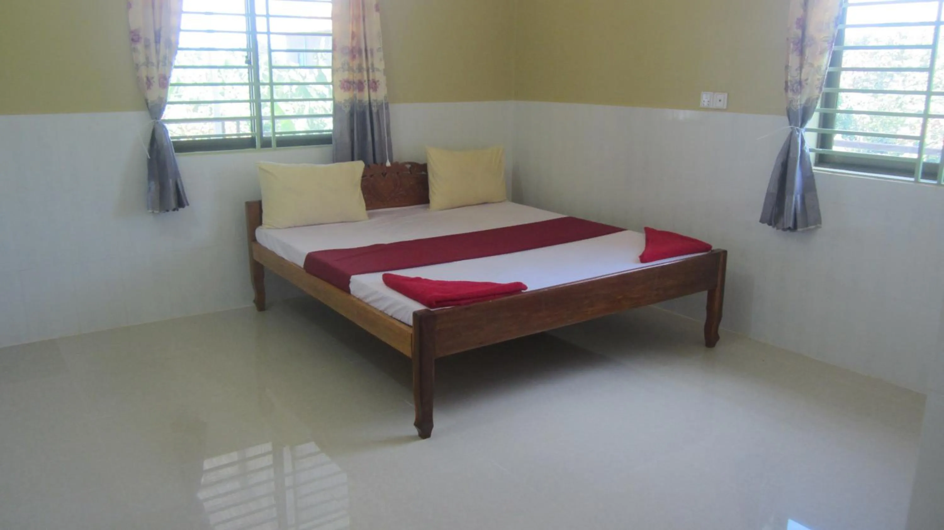 Photo of the whole room, Bed in Phalla Riverside