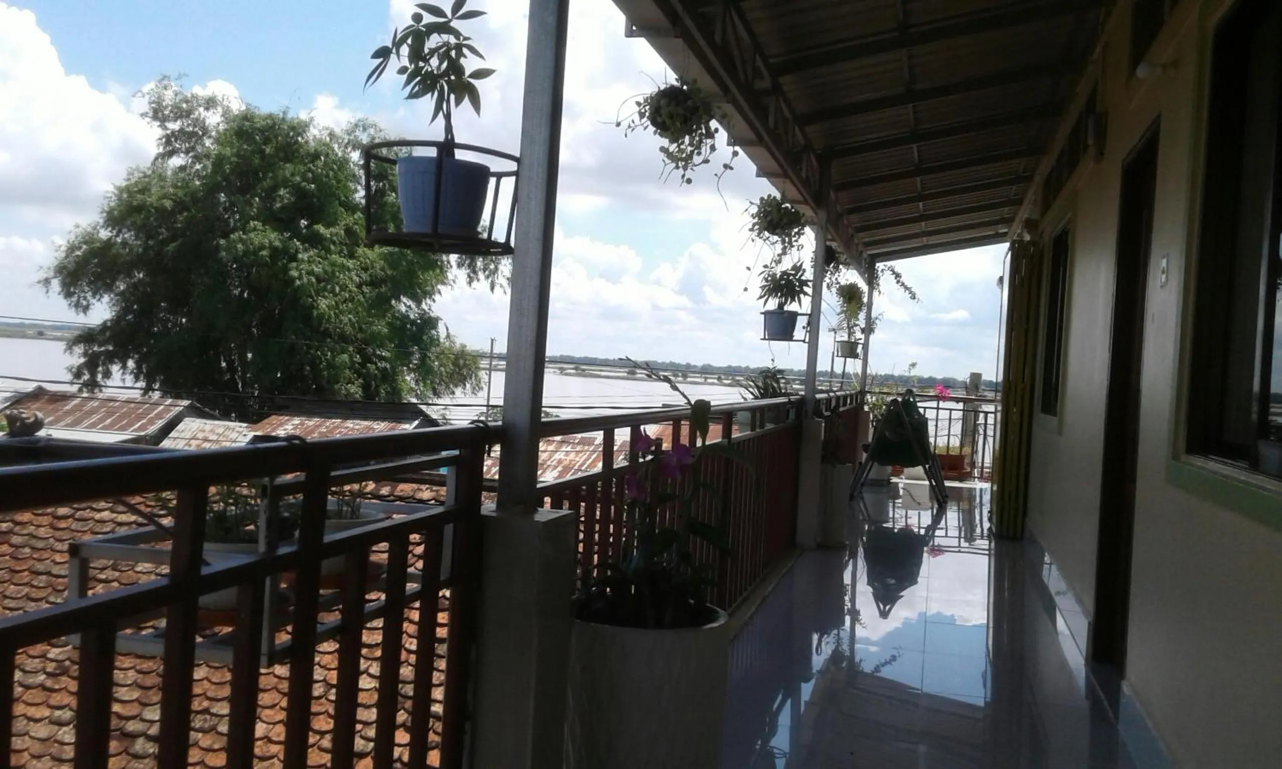Phalla Riverside
