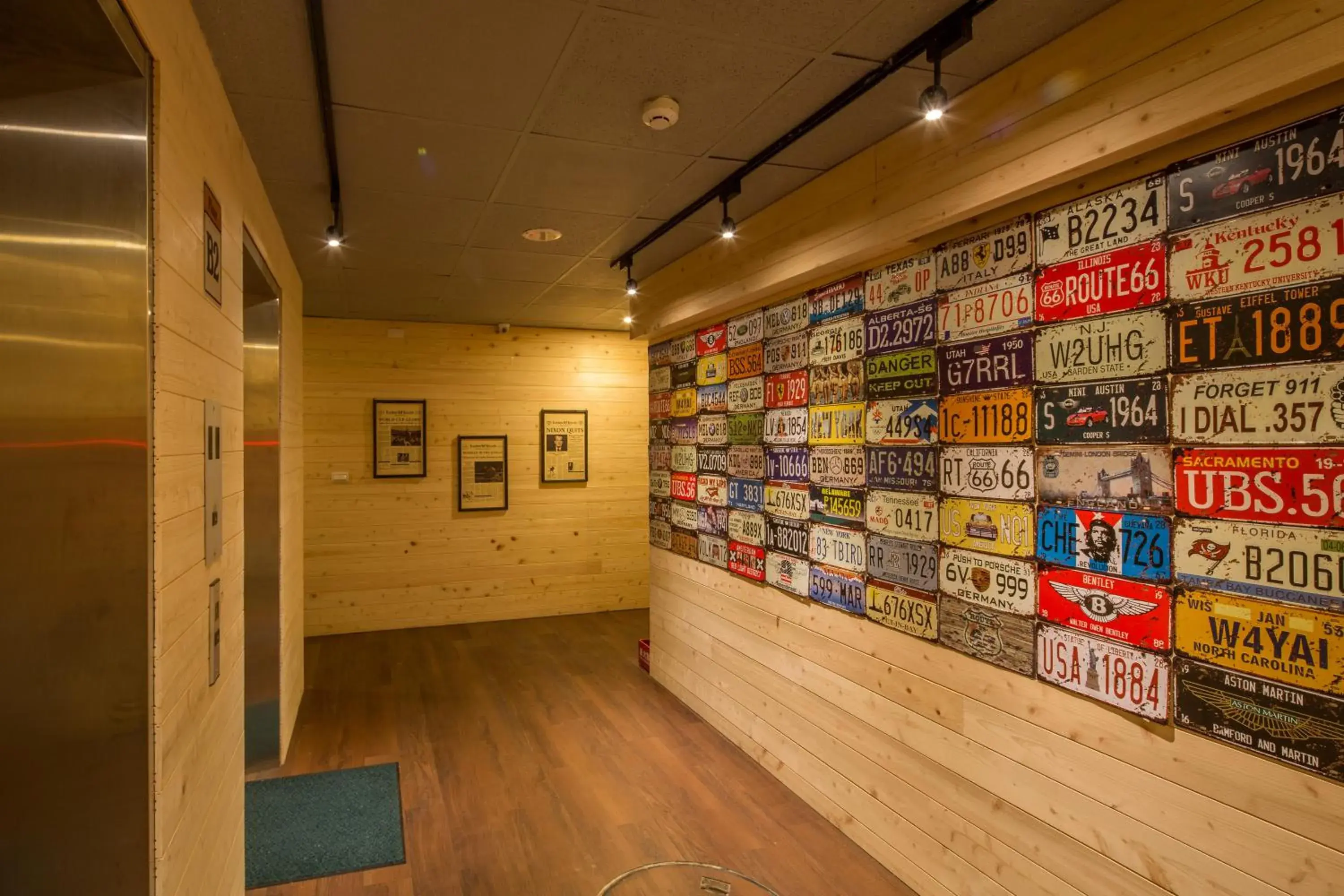 Decorative detail in Roaders Hotel Zhonghua Decorative detail in Roaders Hotel Zhonghua