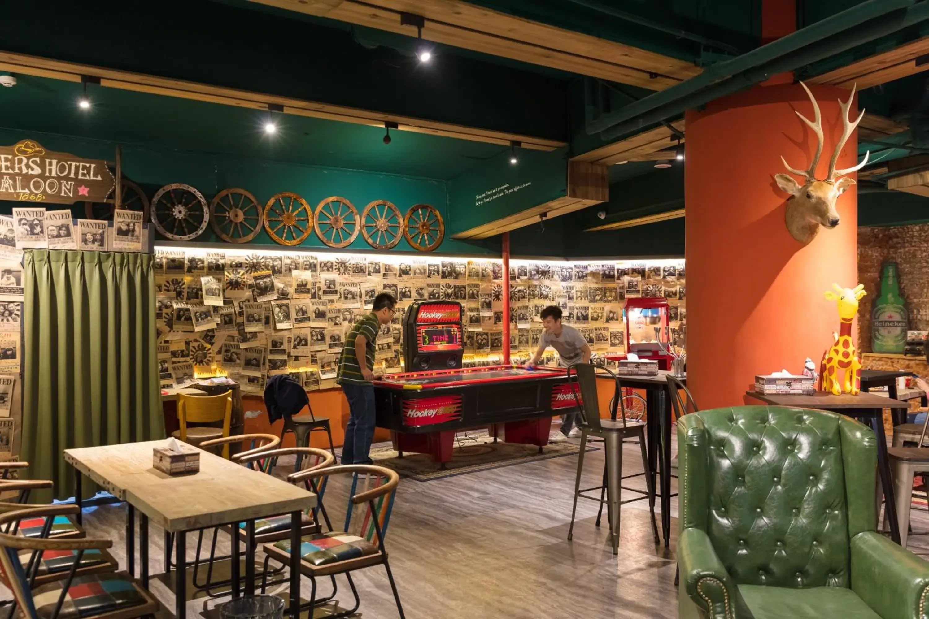 Lobby or reception in Roaders Hotel Zhonghua Lobby or reception in Roaders Hotel Zhonghua