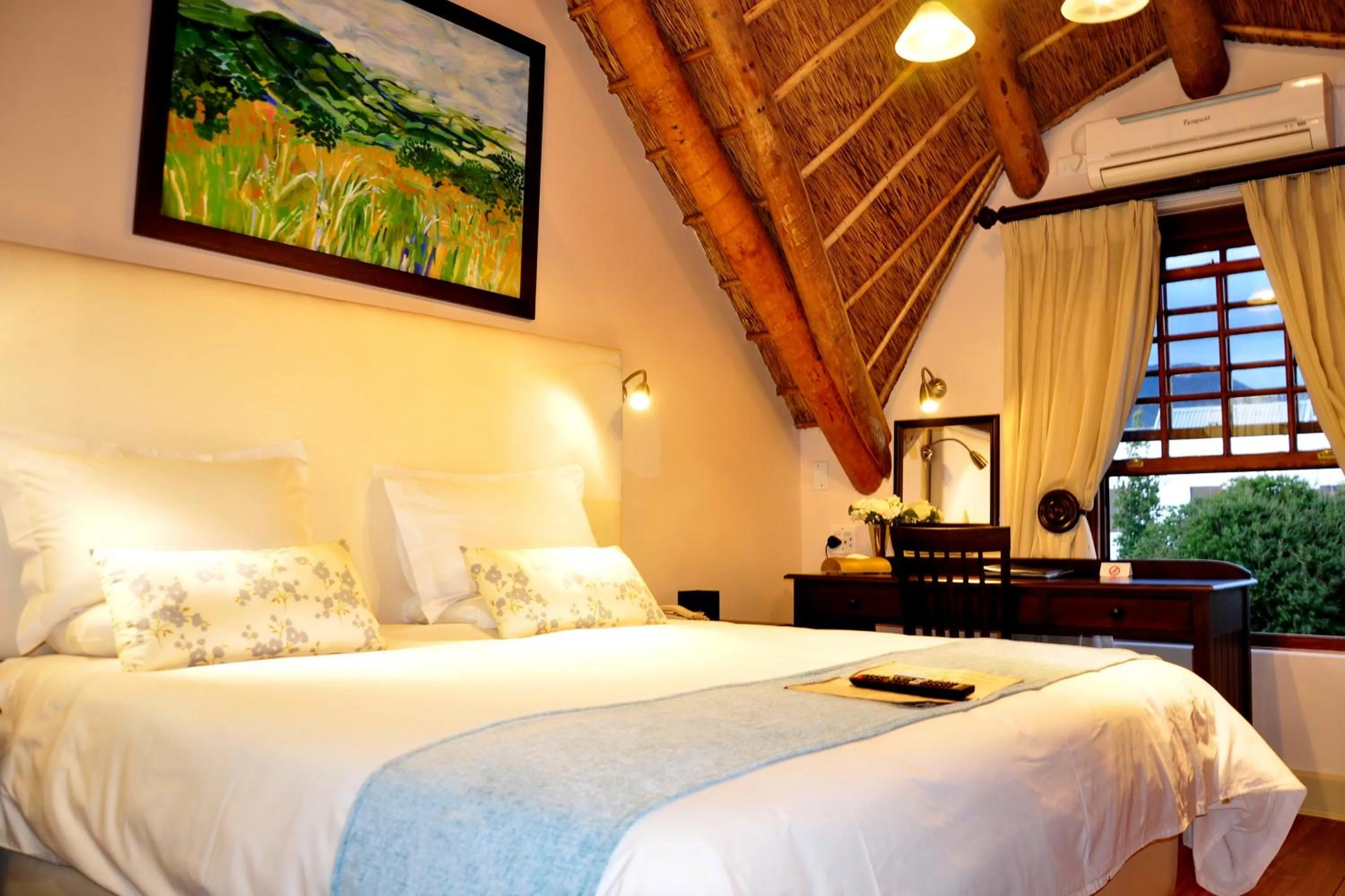 Decorative detail in Oakhurst Hotel