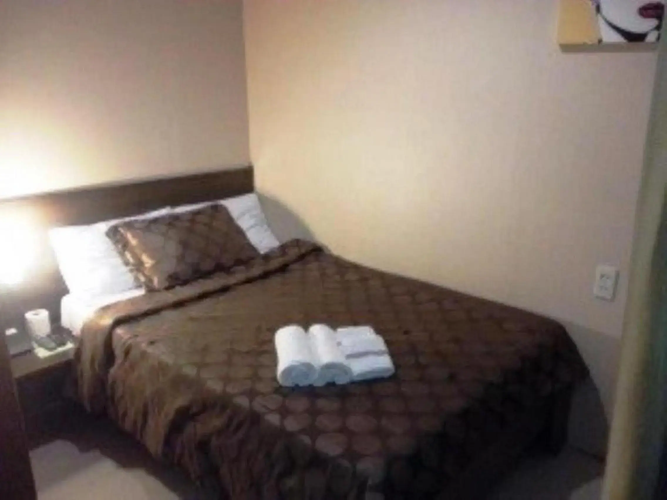 Bed in Hidden Pearl Hotel (Janus Luxury Suites) Bed in Hidden Pearl Hotel (Janus Luxury Suites)