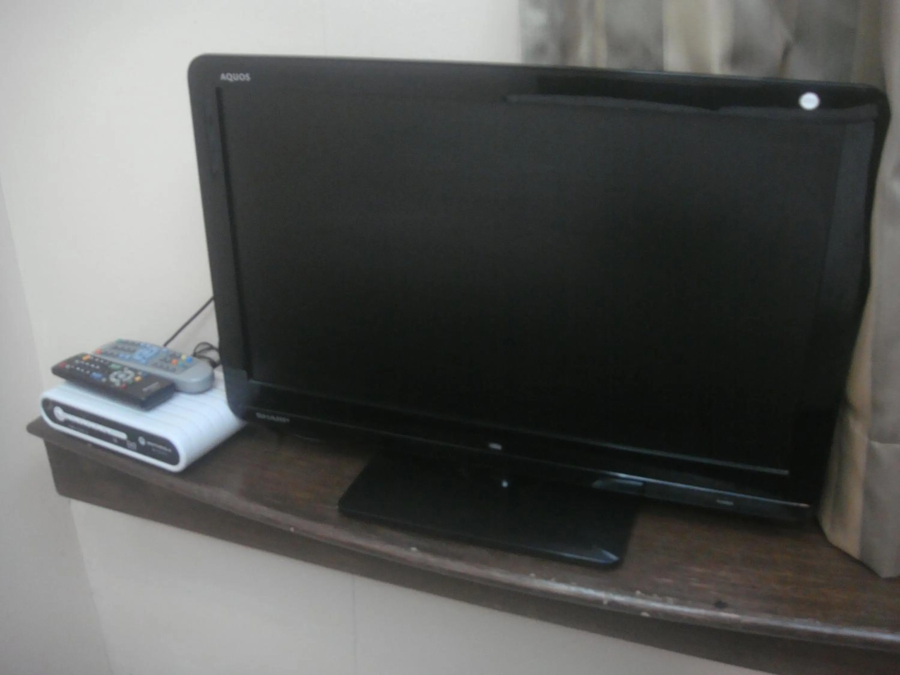 TV and multimedia in Hidden Pearl Hotel (Janus Luxury Suites)