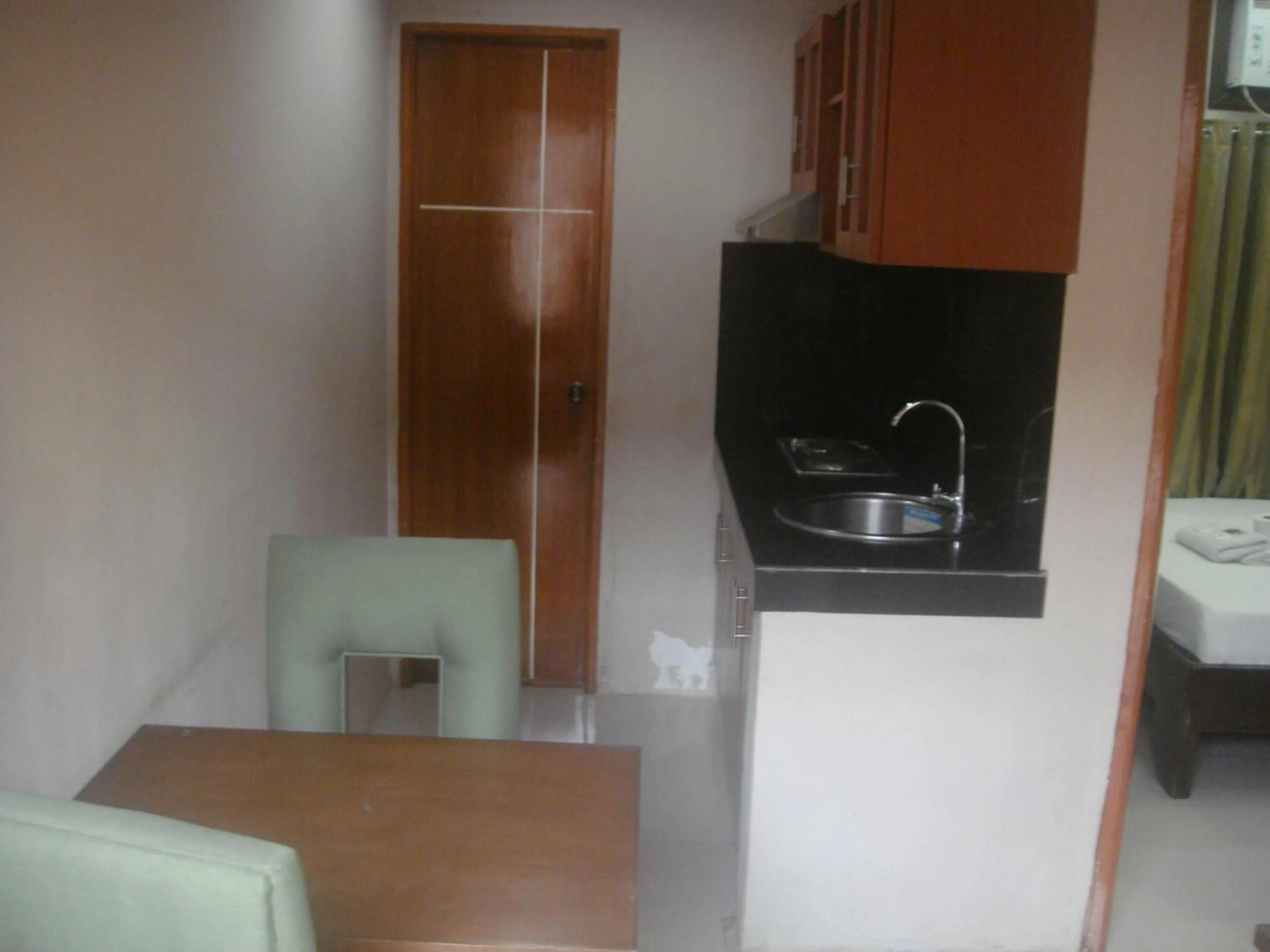 Dining area in Hidden Pearl Hotel (Janus Luxury Suites)