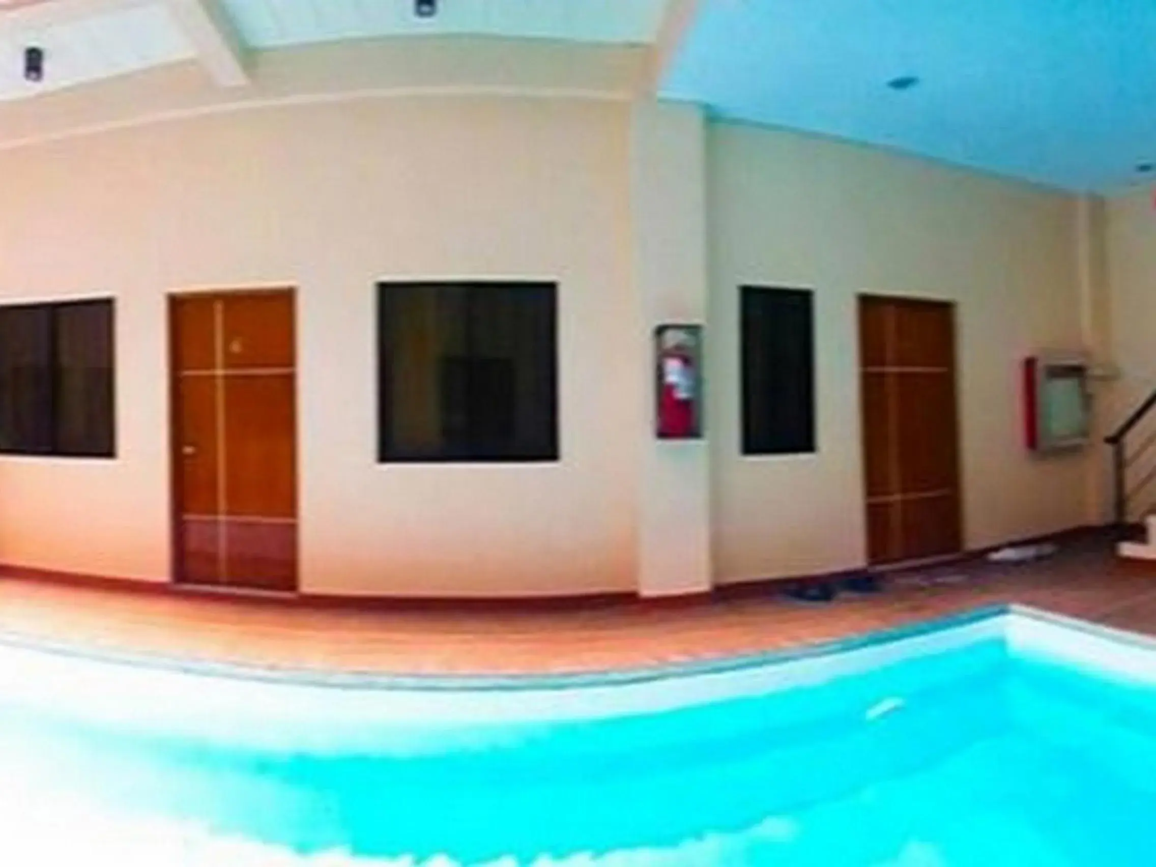 Swimming pool in Hidden Pearl Hotel (Janus Luxury Suites) Swimming pool in Hidden Pearl Hotel (Janus Luxury Suites)