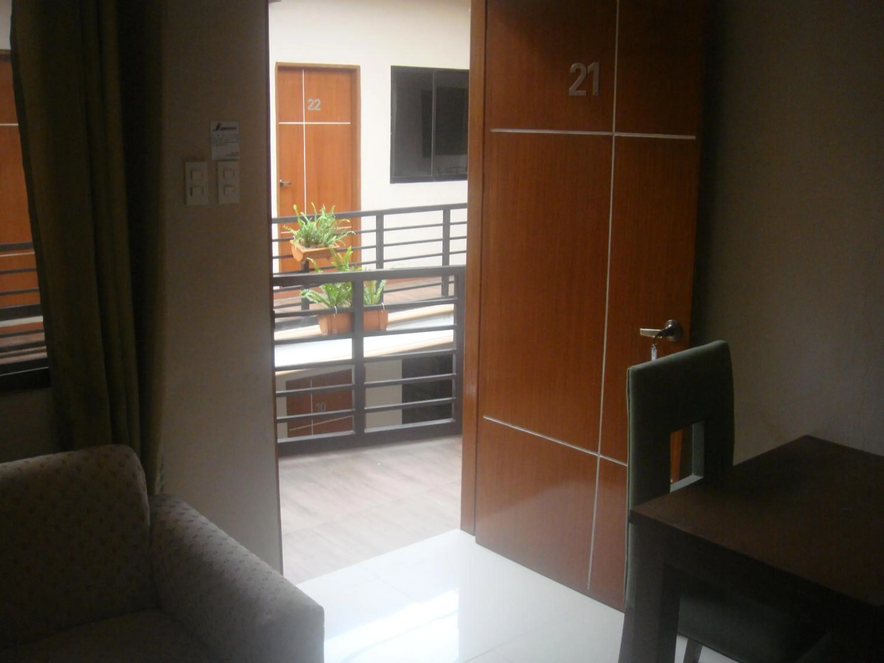 Day in Hidden Pearl Hotel (Janus Luxury Suites)