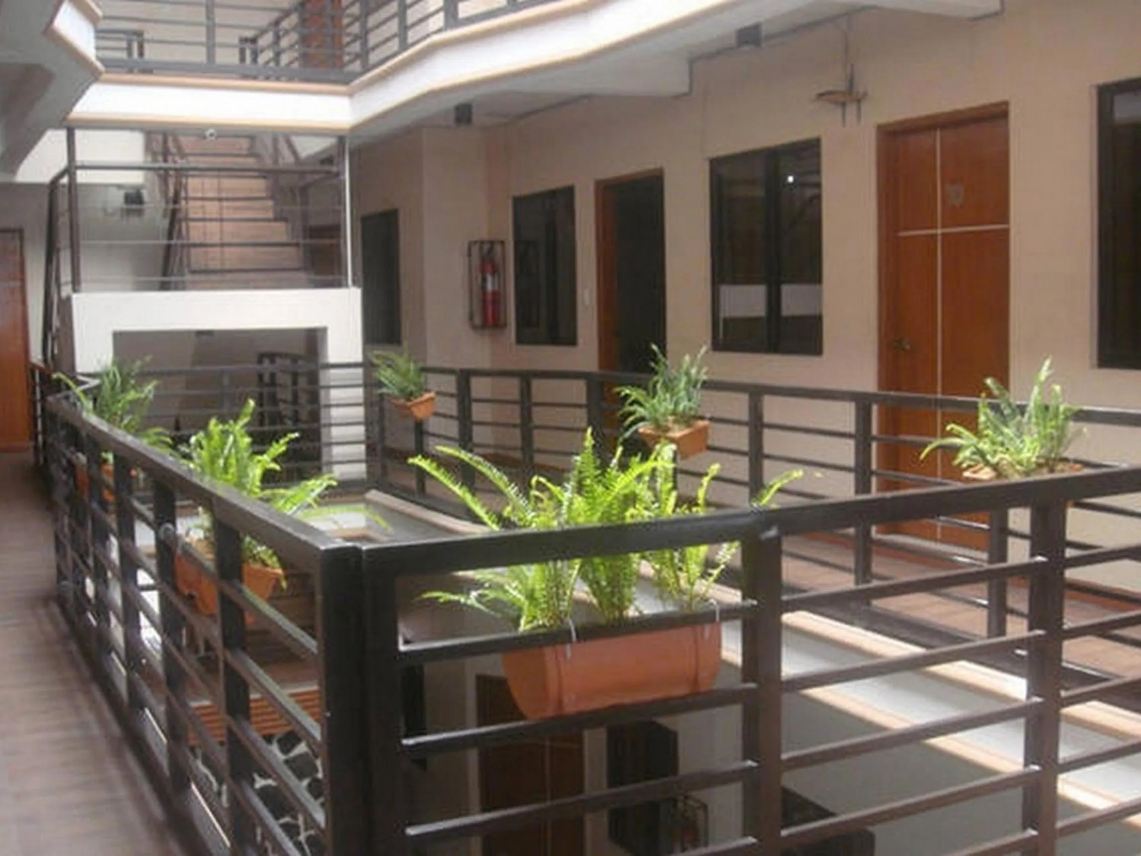 Day in Hidden Pearl Hotel (Janus Luxury Suites)