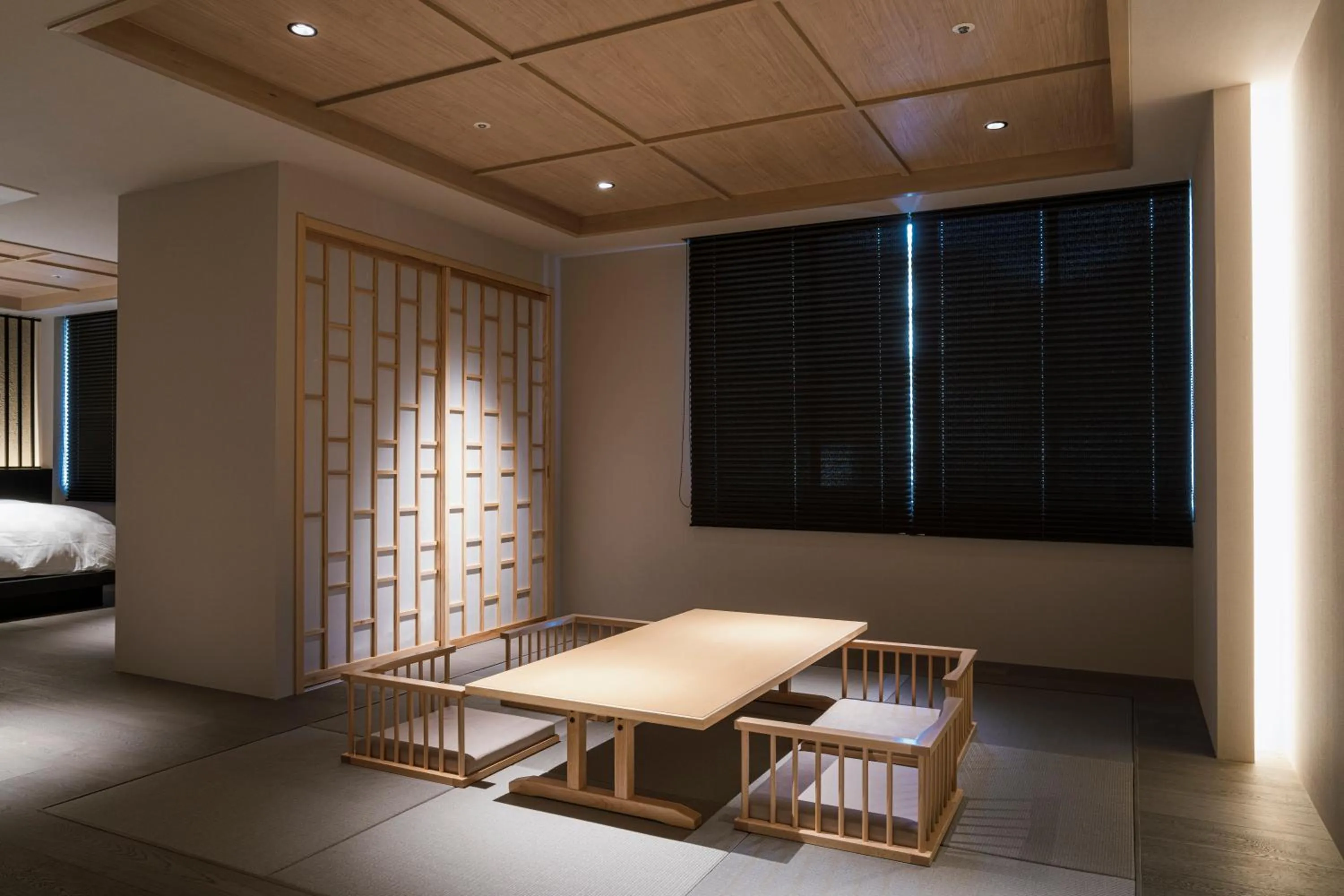 Seating area, Bed in Shinzan Kinosaki