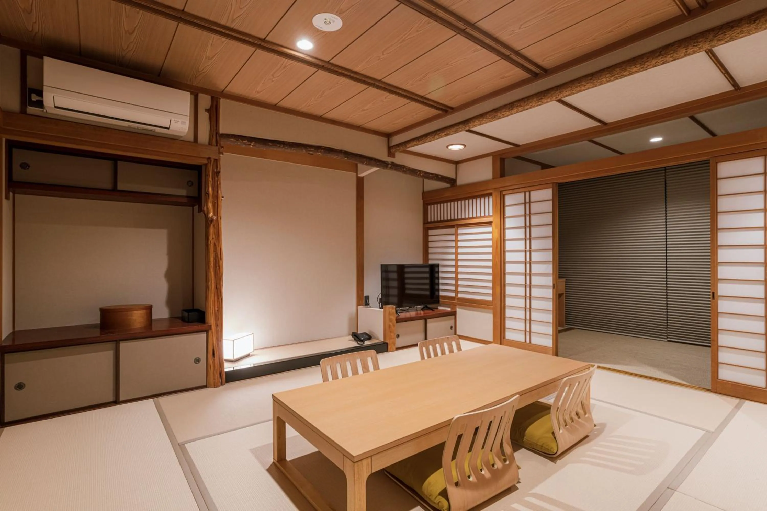 Seating area in Shinzan Kinosaki