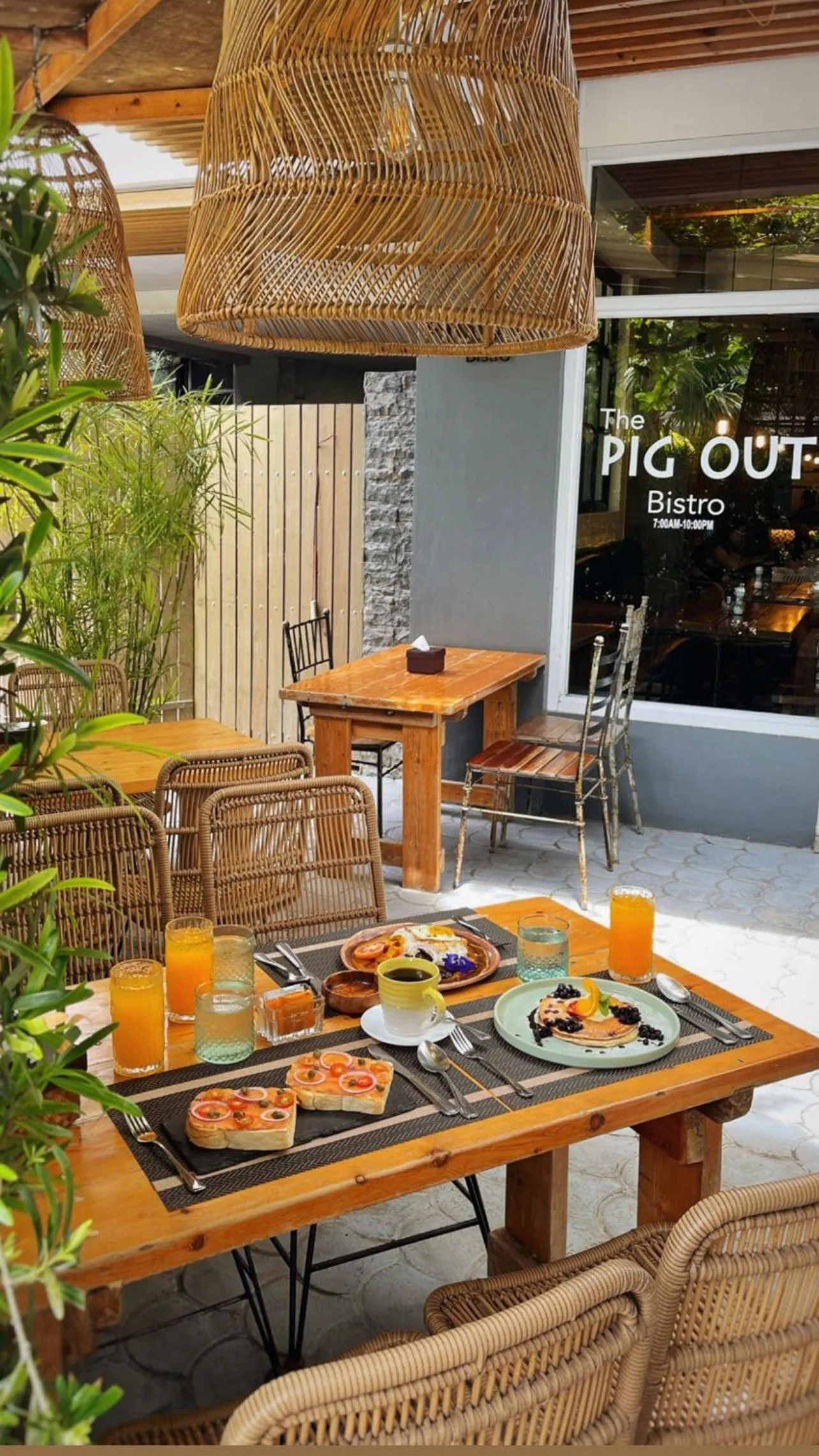 Restaurant/places to eat in Jony's Boutique Hotel