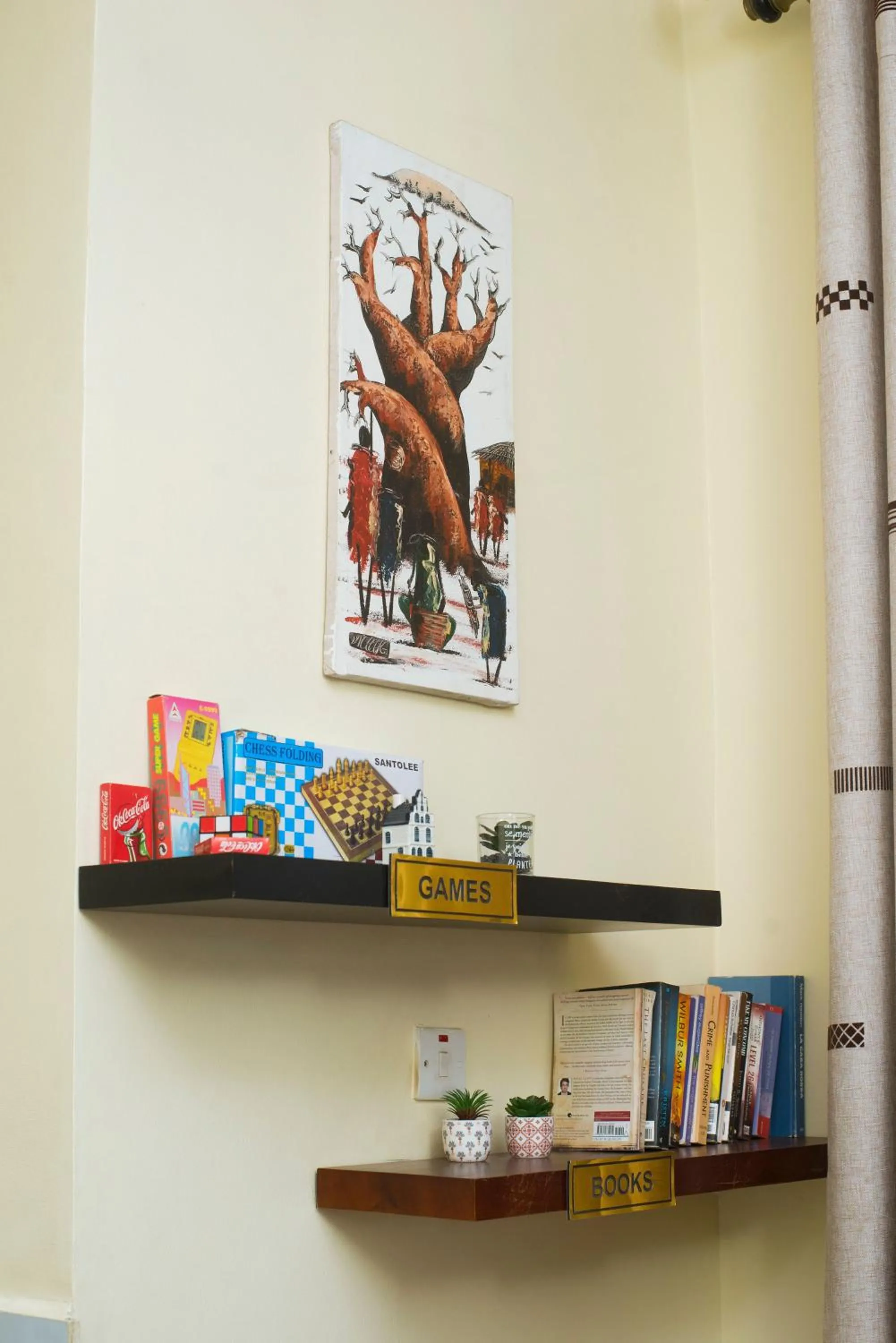 Communal lounge/ TV room in Airport Transit Lodges