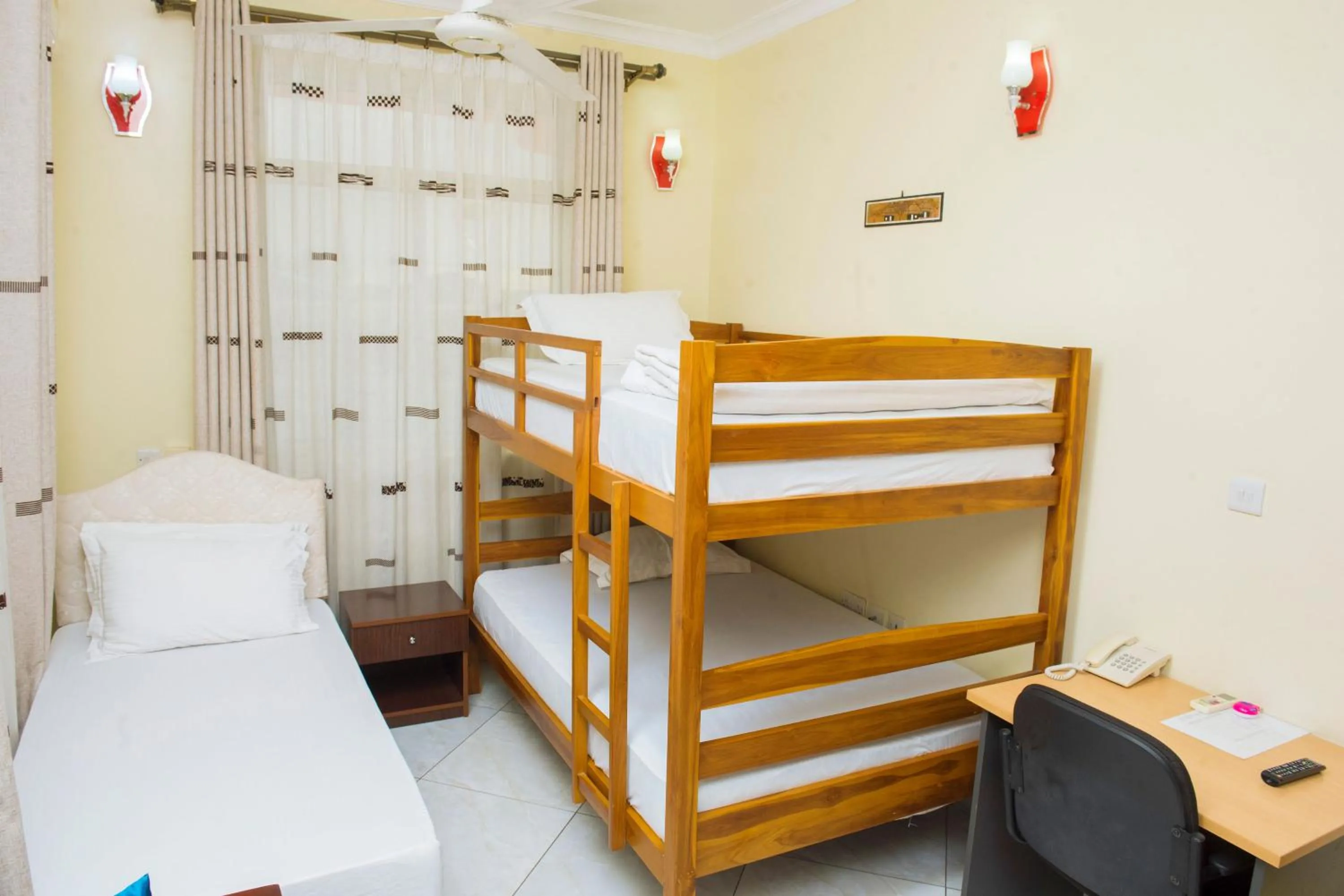 bunk bed, Bed in Airport Transit Lodges