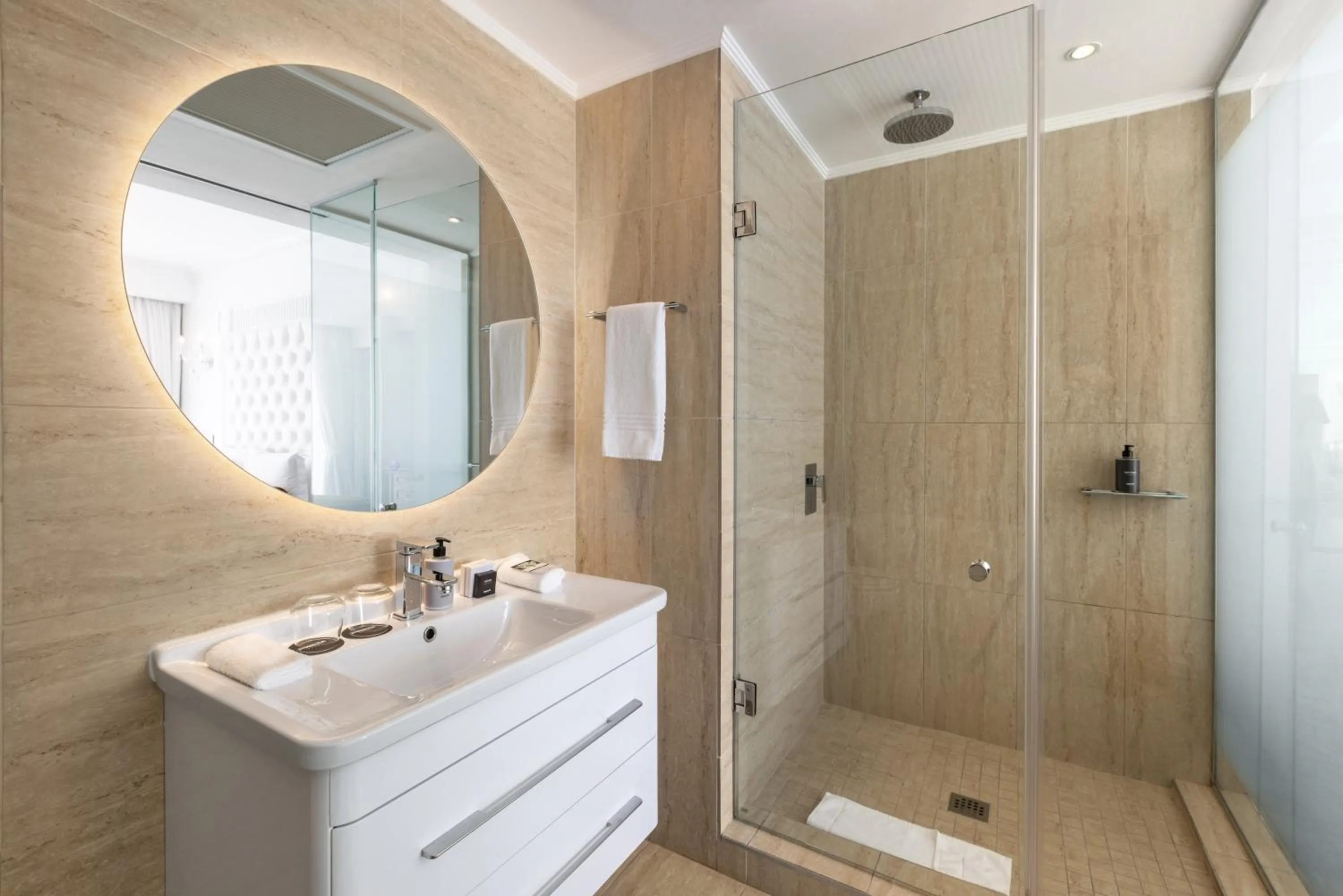 Shower in Pepperclub Hotel