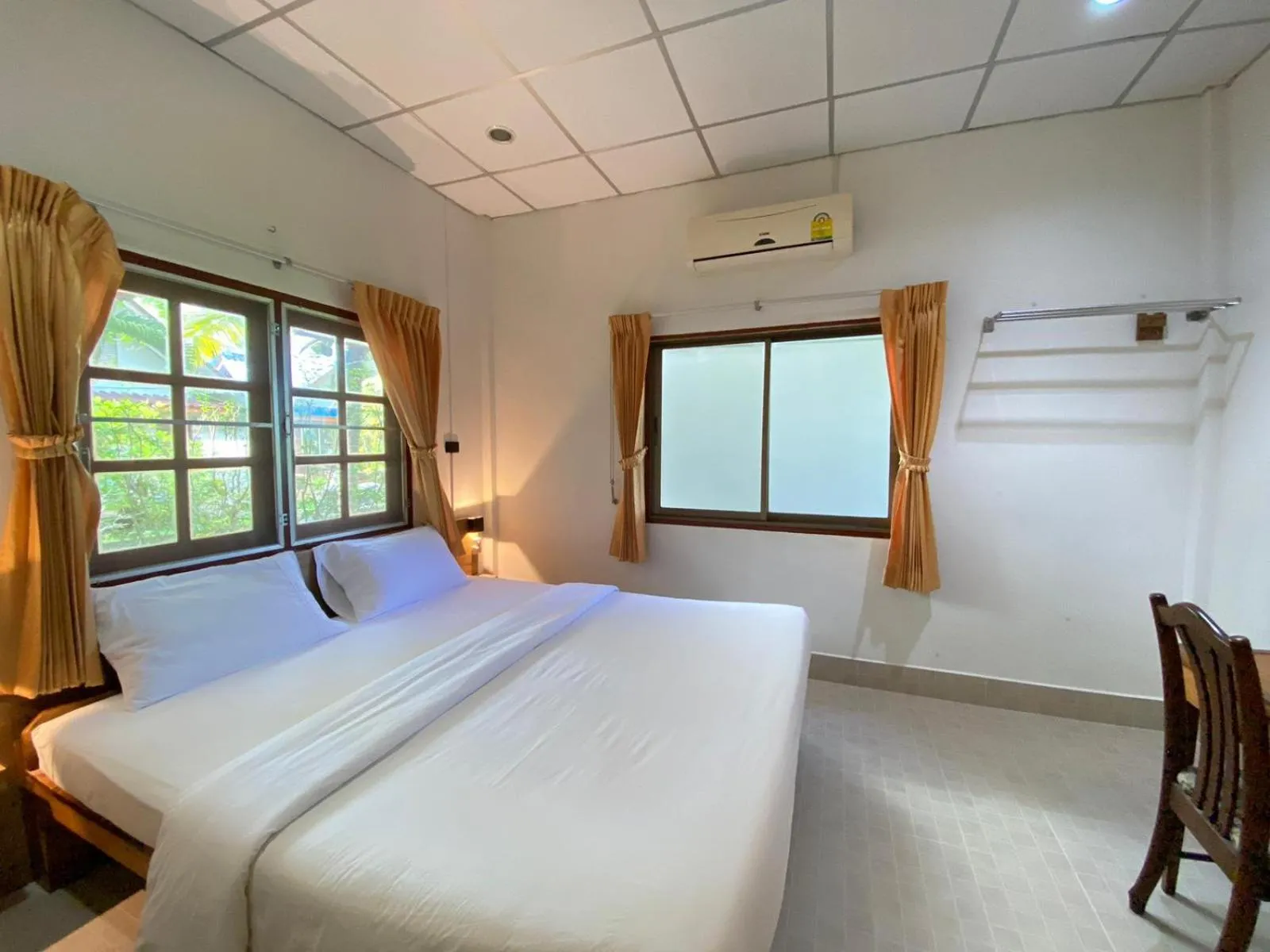 Bedroom, Bed in Coconut Bungalow