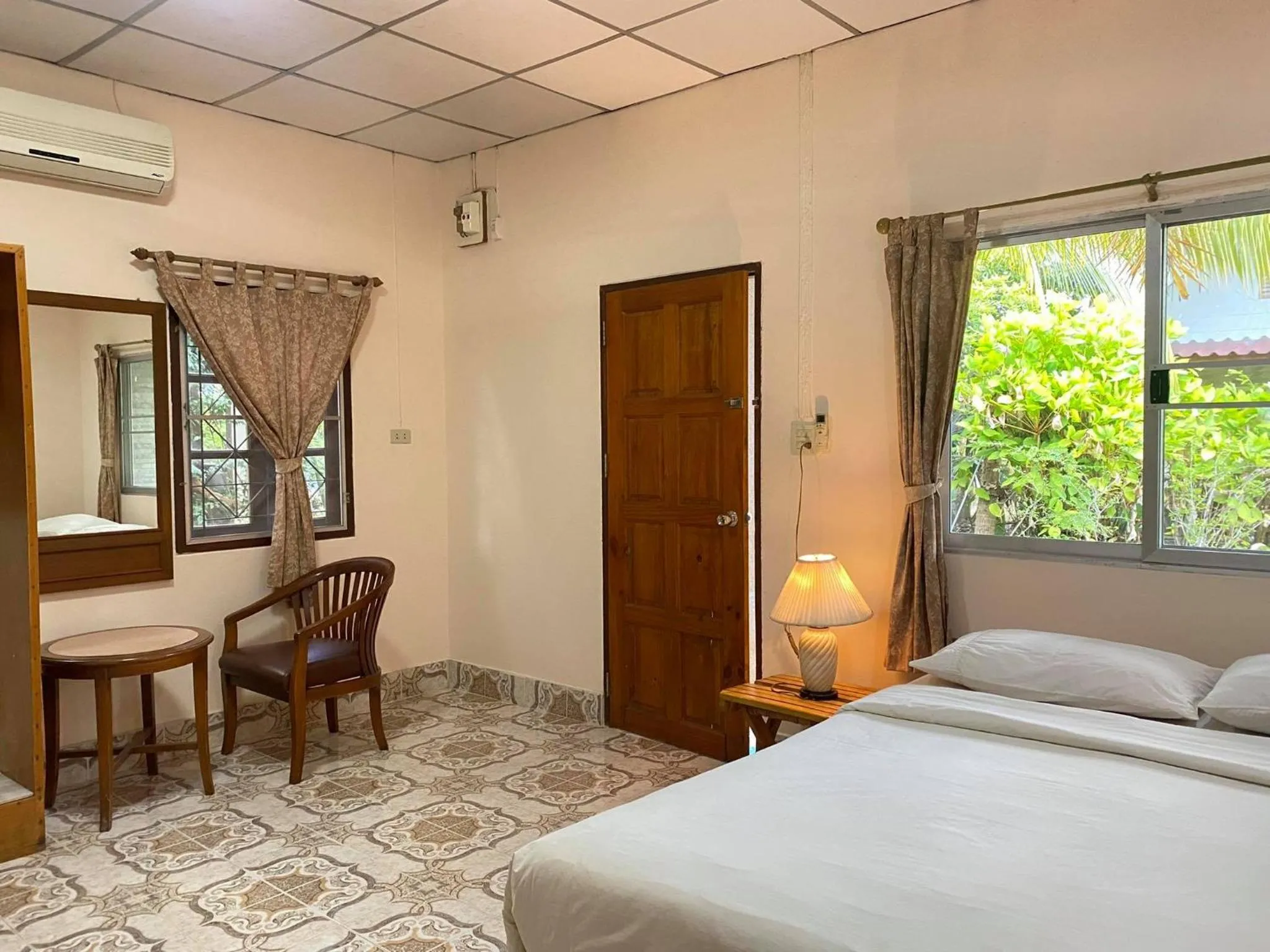 Bedroom, Bed in Coconut Bungalow