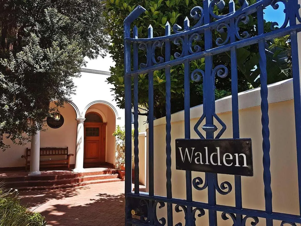 Facade/entrance in The Walden Suites
