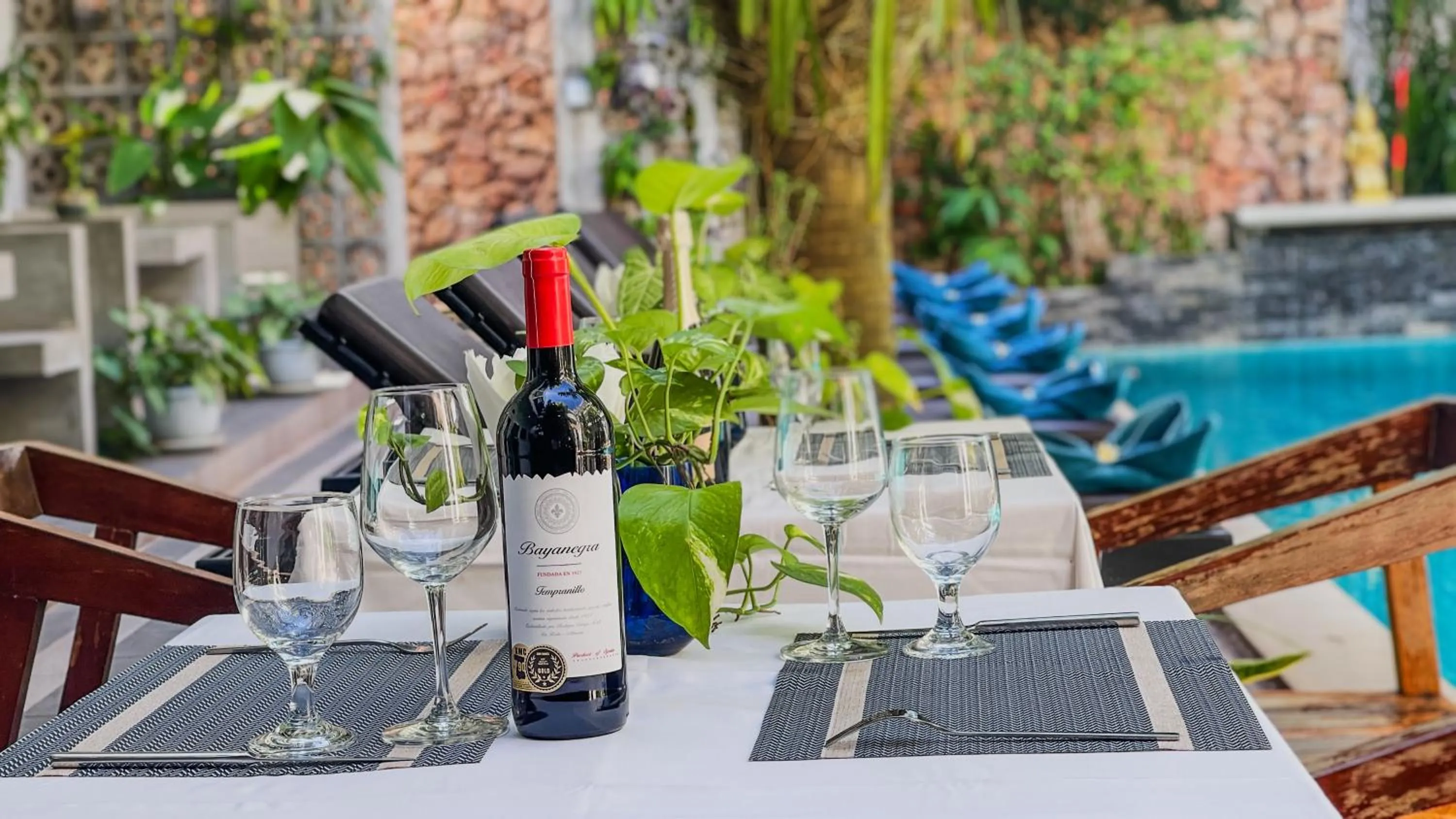 Swimming pool in Boutique Indochine d'Angkor