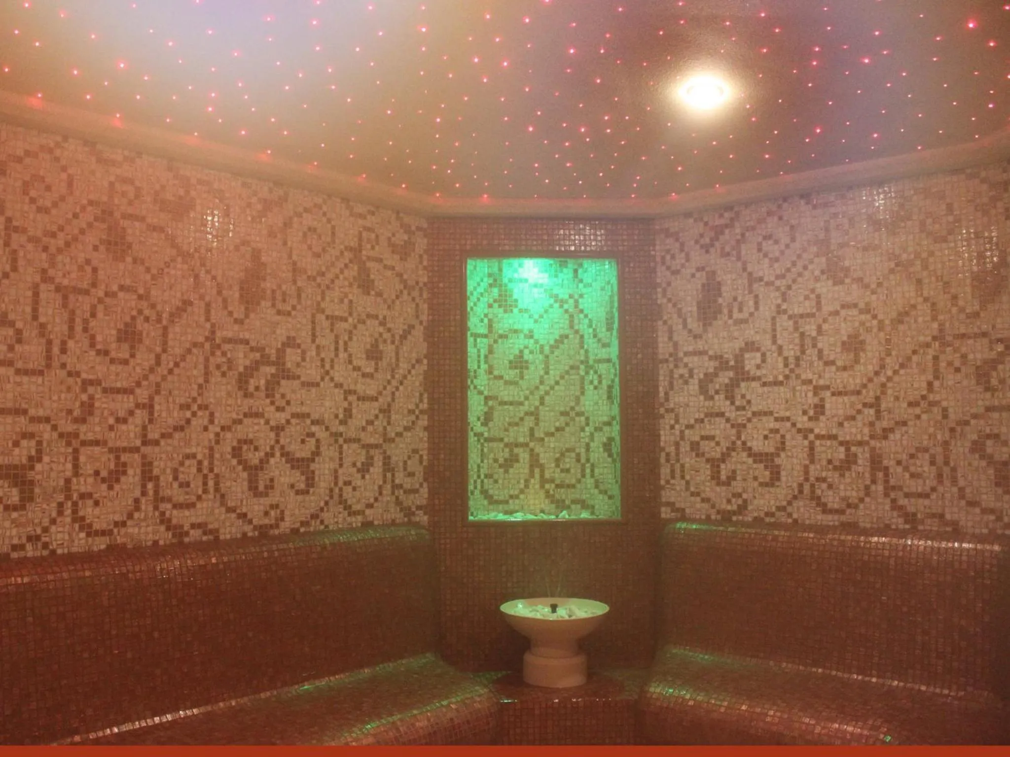 Steam room in Park Hotel and SPA Vella Hills