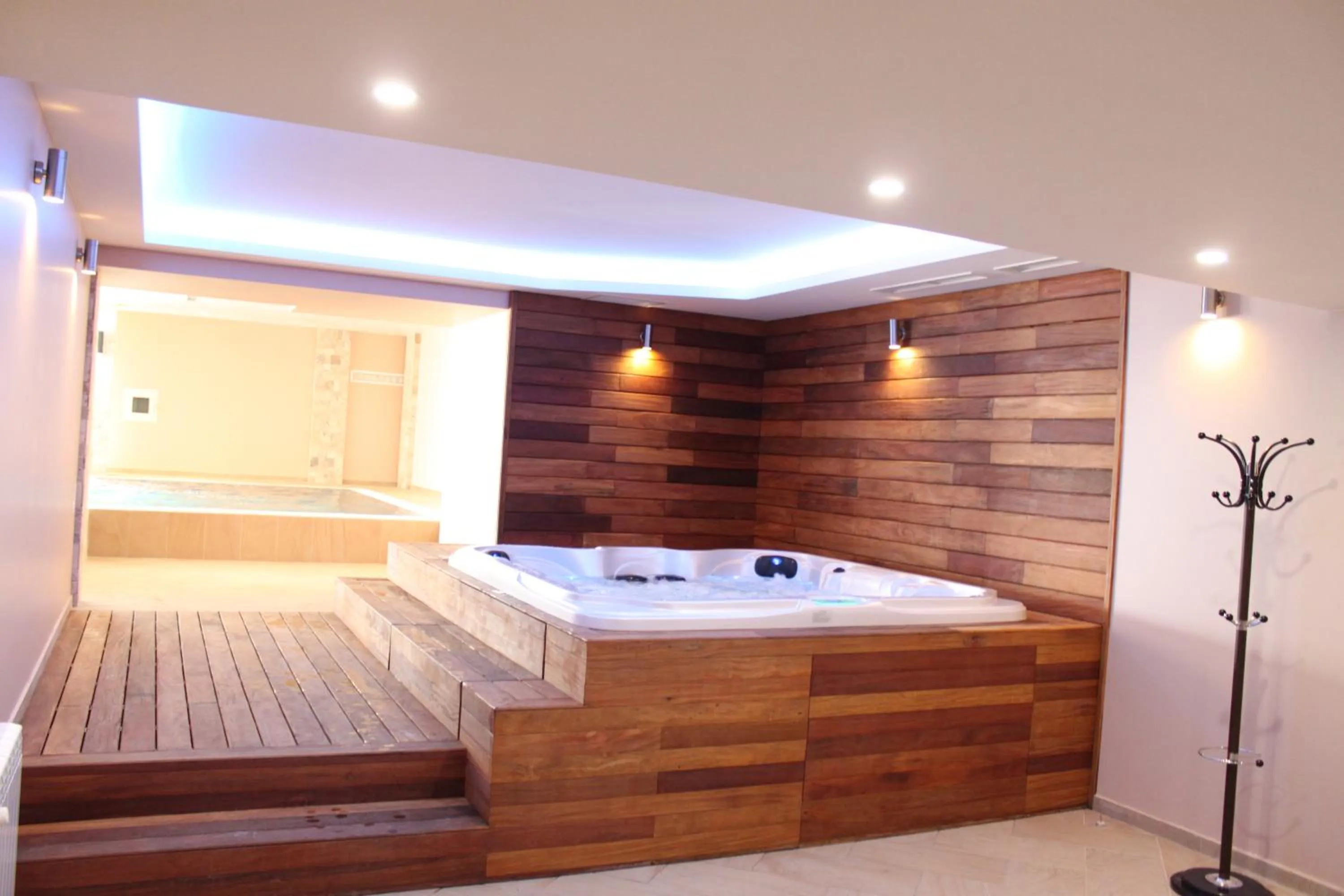 Hot Tub, Bed in Park Hotel and SPA Vella Hills