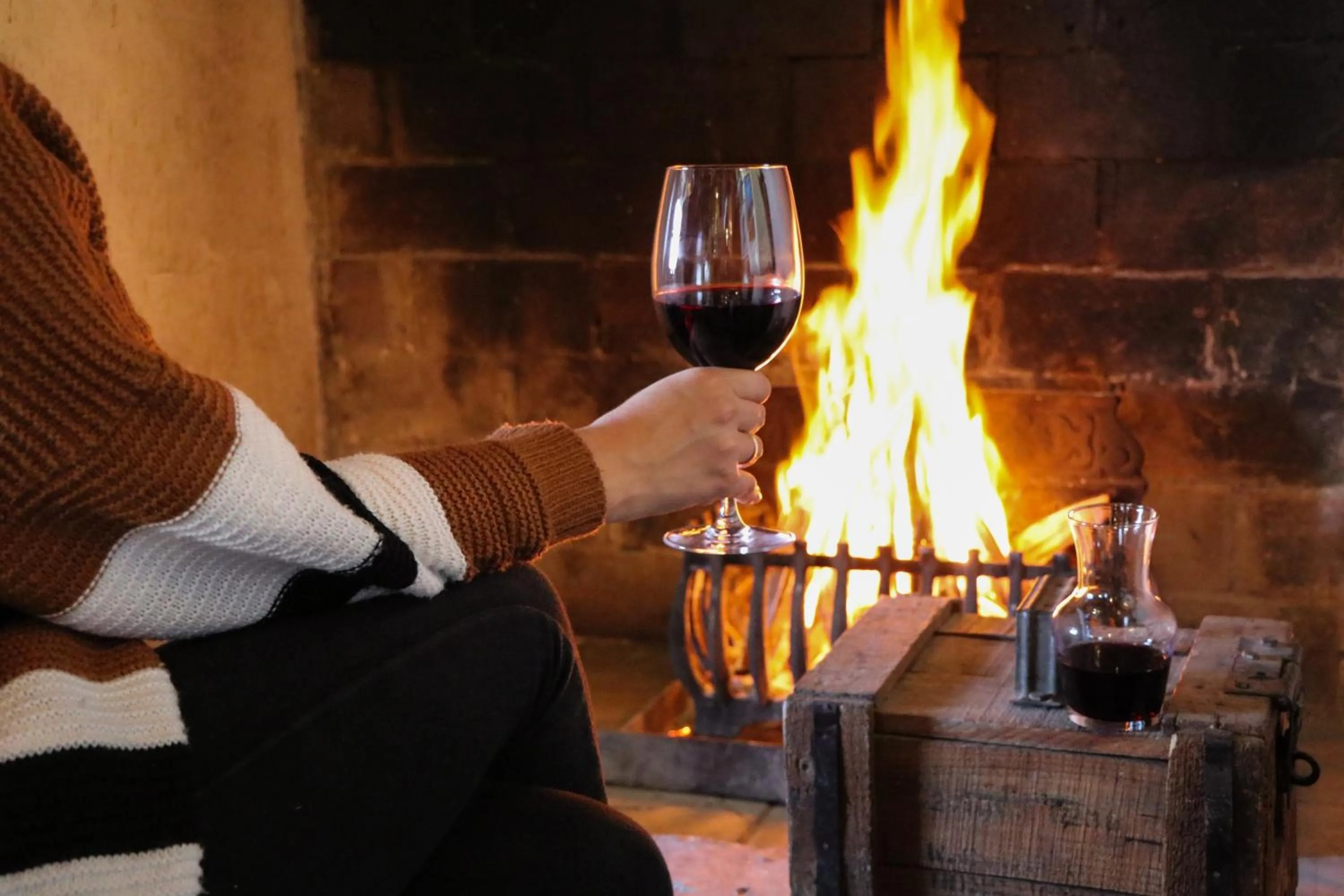 Communal lounge/ TV room in The Farmhouse Hotel