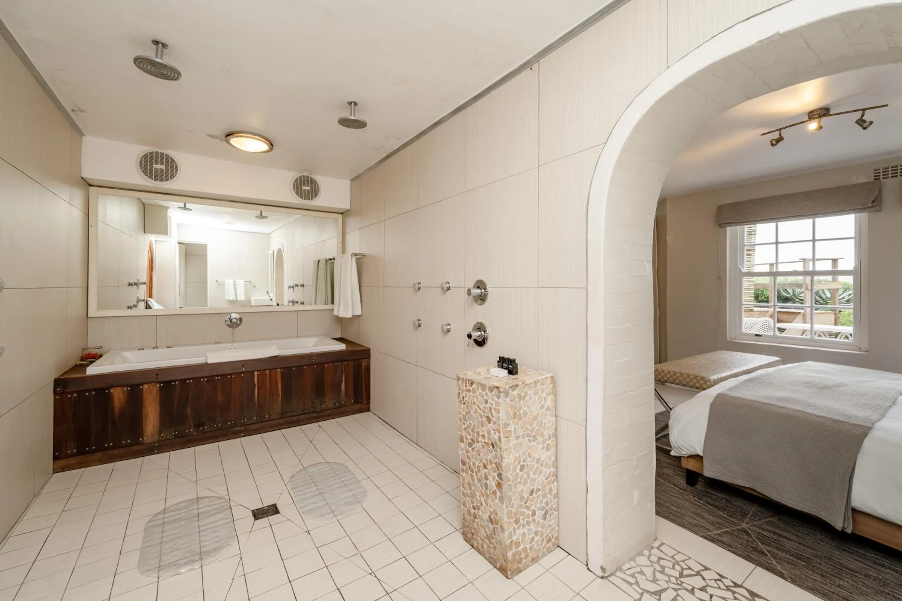 Bathroom, Bed in The Farmhouse Hotel