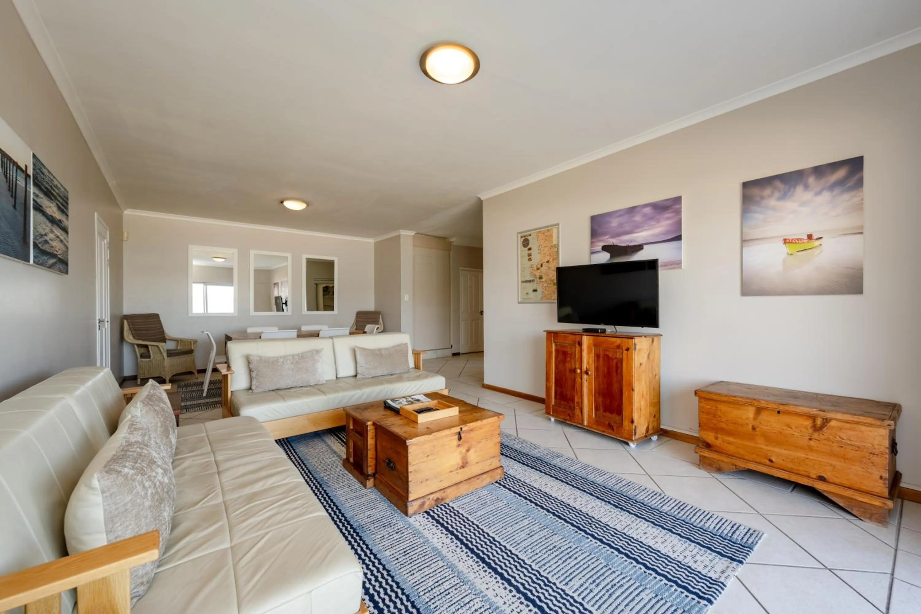 TV and multimedia, Bed in The Farmhouse Hotel