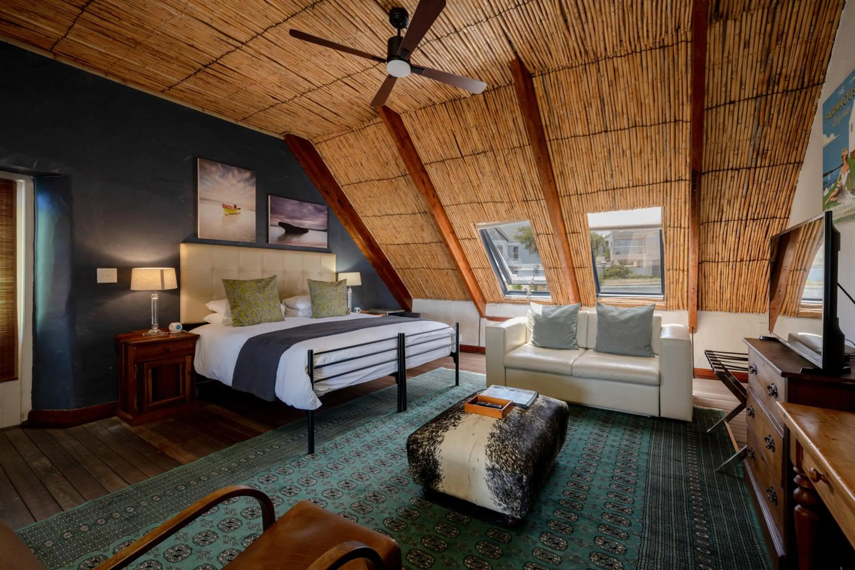 Photo of the whole room, Bed in The Farmhouse Hotel