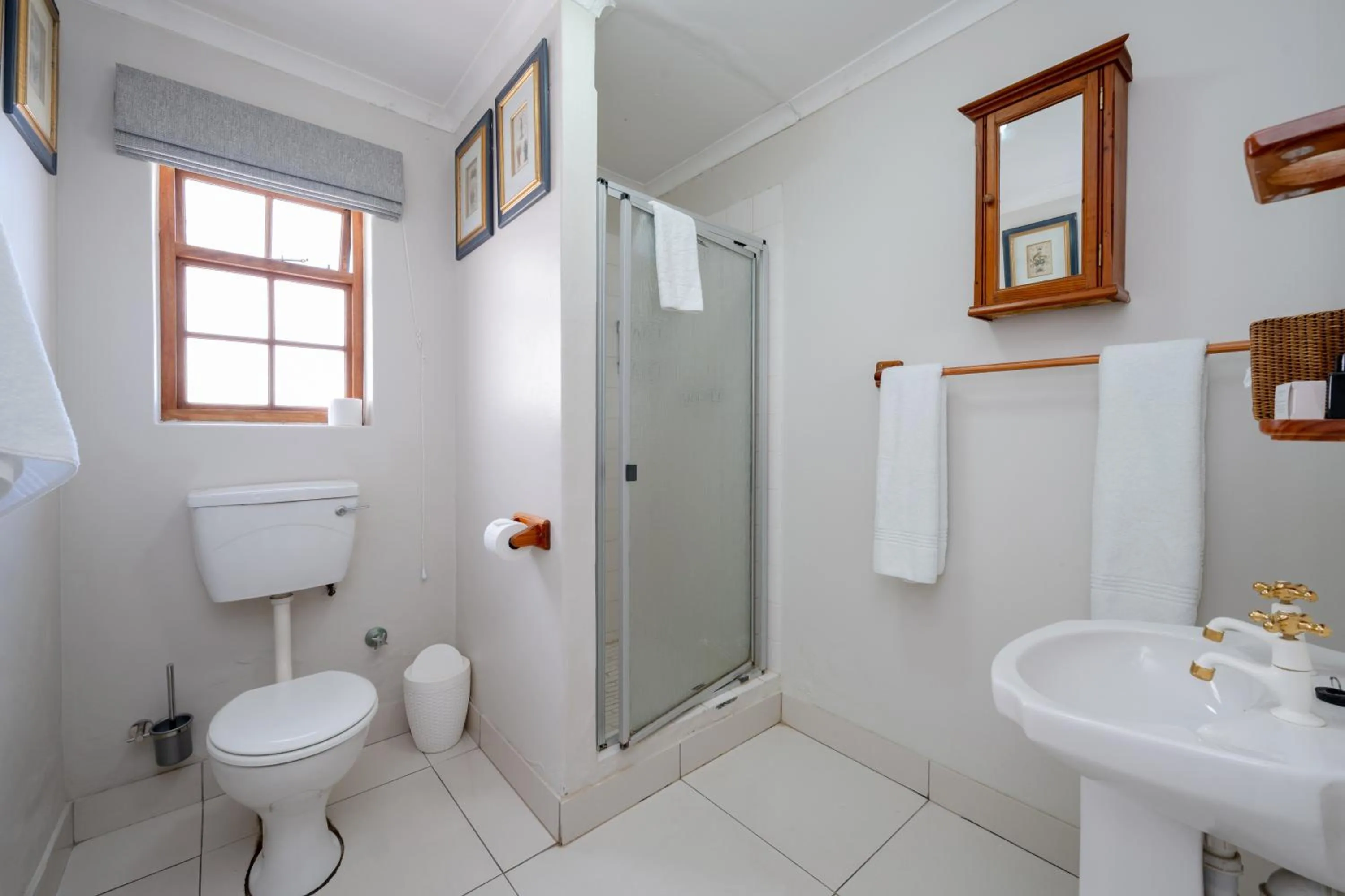 Shower in The Farmhouse Hotel
