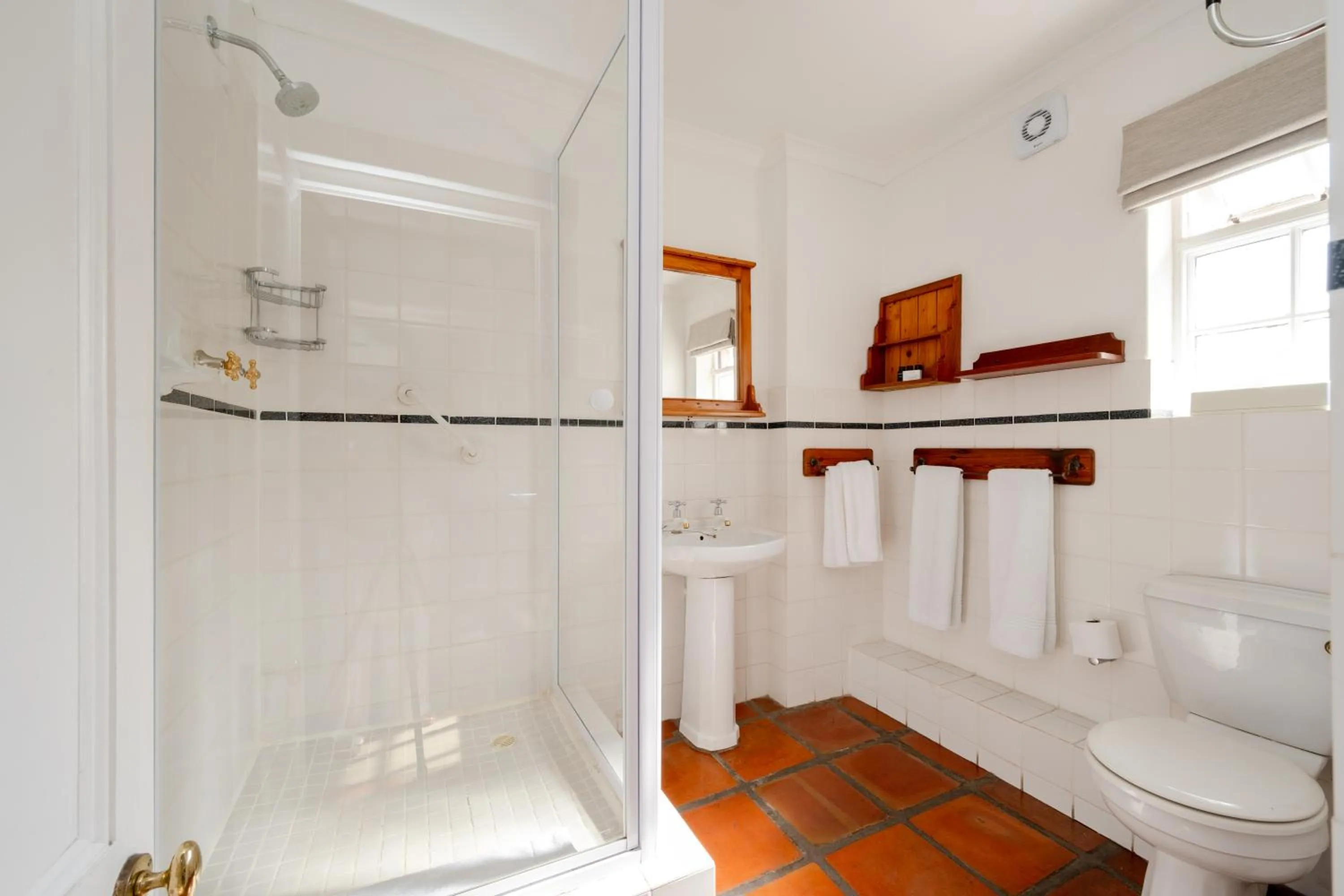 Shower in The Farmhouse Hotel