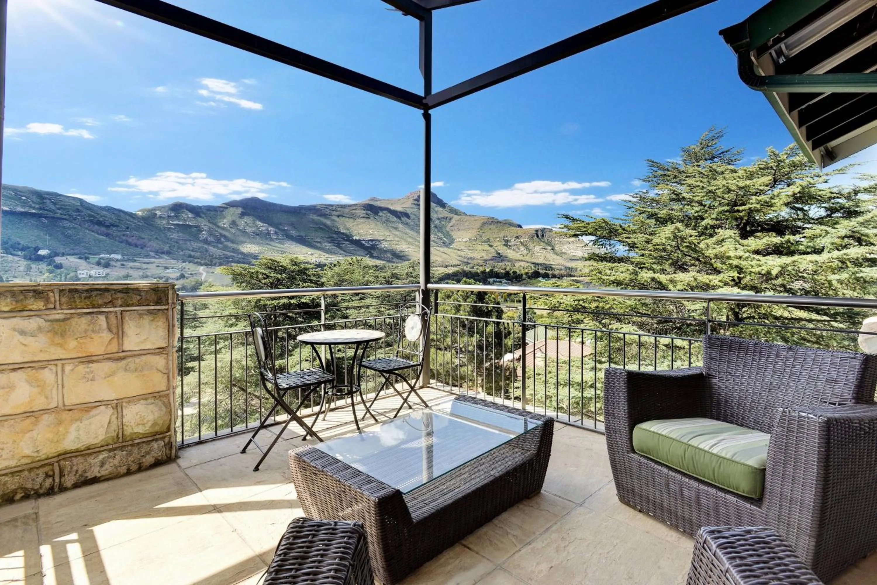 Photo of the whole room in Protea Hotel by Marriott Clarens