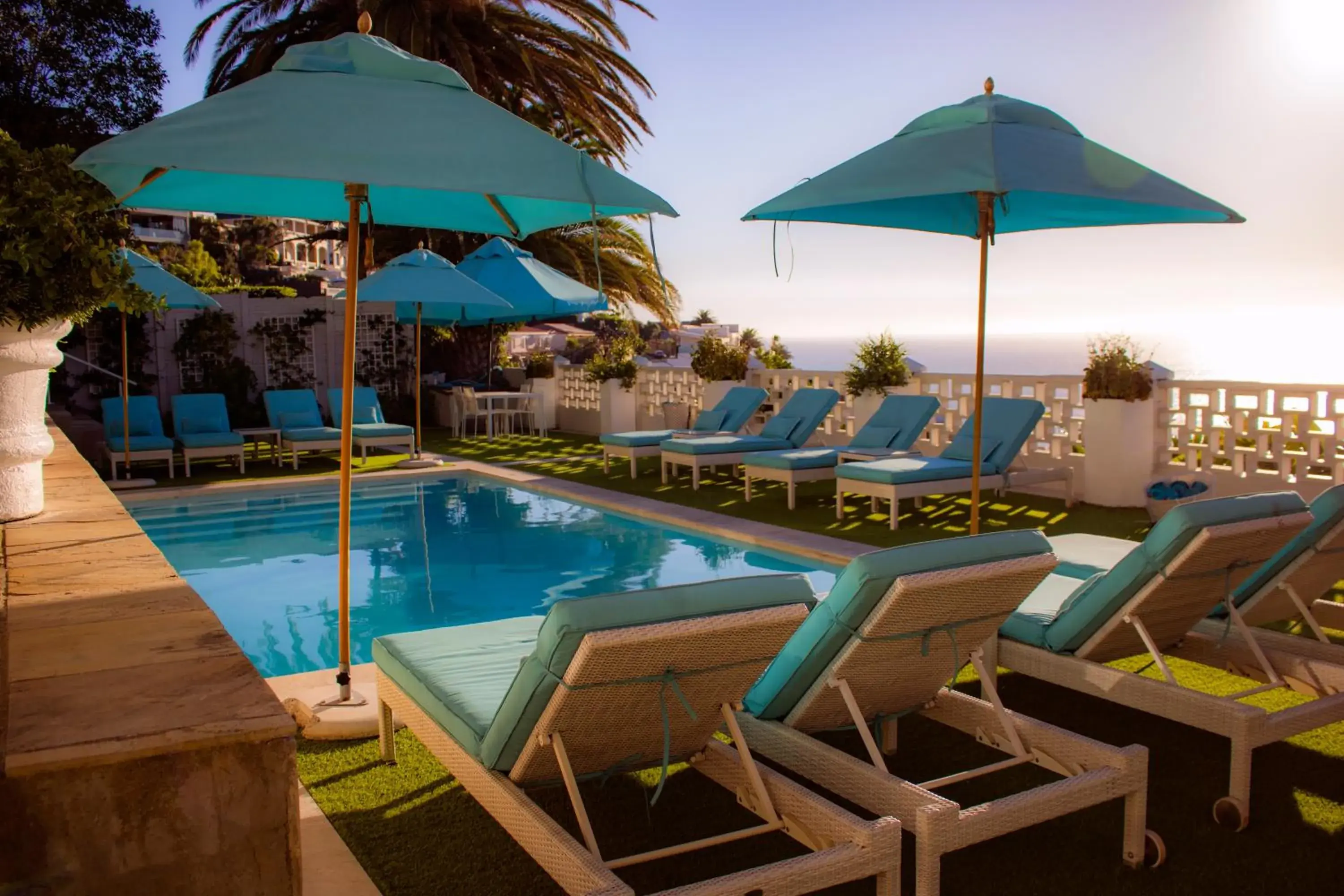 Pool view in The Clarendon - Bantry Bay Pool view in The Clarendon - Bantry Bay